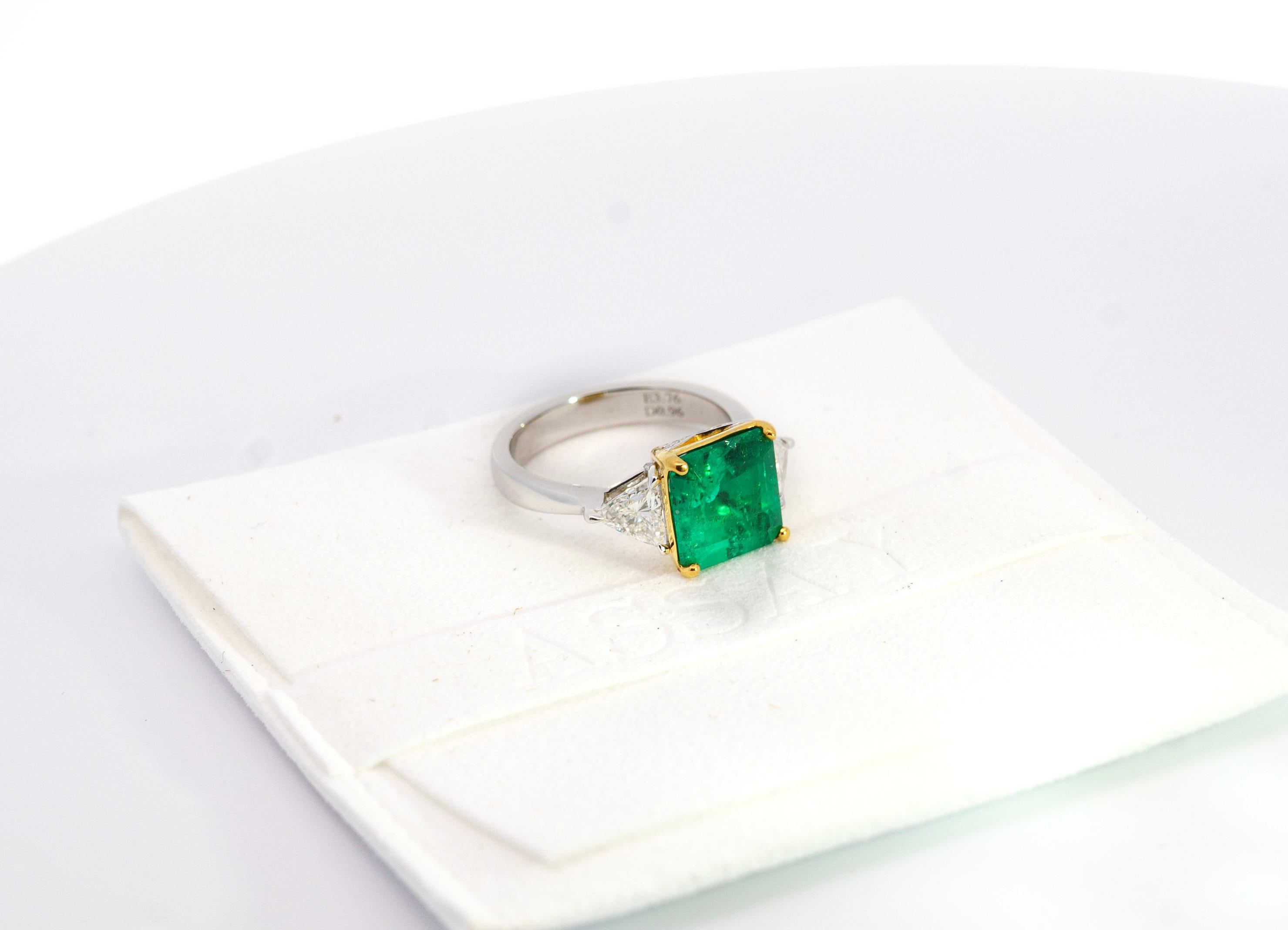Natural 3.76 Carat Colombian Emerald with Diamond Side Stone 3-Stones Ring  For Sale 1