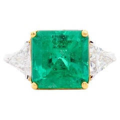 Natural 3.76 Carat Colombian Emerald with Diamond Side Stone 3-Stones Ring