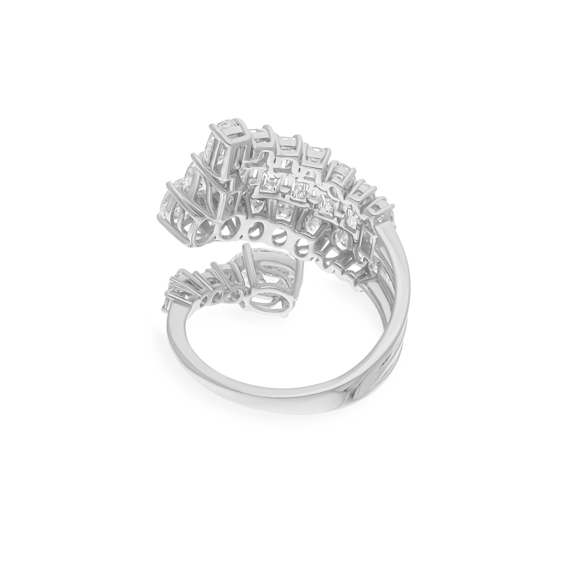 Modern Natural 3.76 Carat SI/H Oval Emerald Cut Diamond Wrap Ring 18 Karat White Gold For Sale
