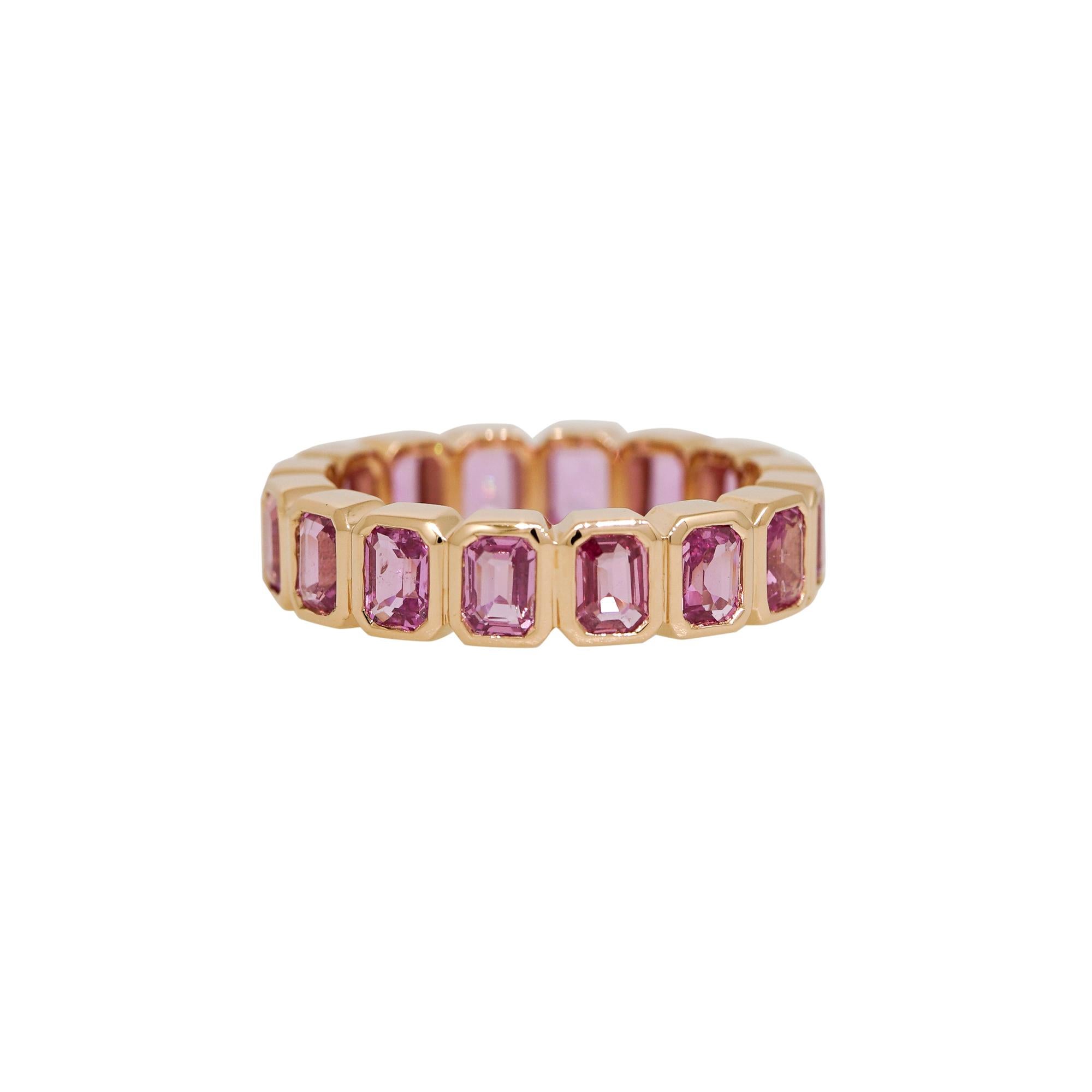 Anello Eternità 18 carati con zaffiro rosa taglio smeraldo da 3,78 carati Nature In magazzino In condizioni Nuovo in vendita a Boca Raton, FL