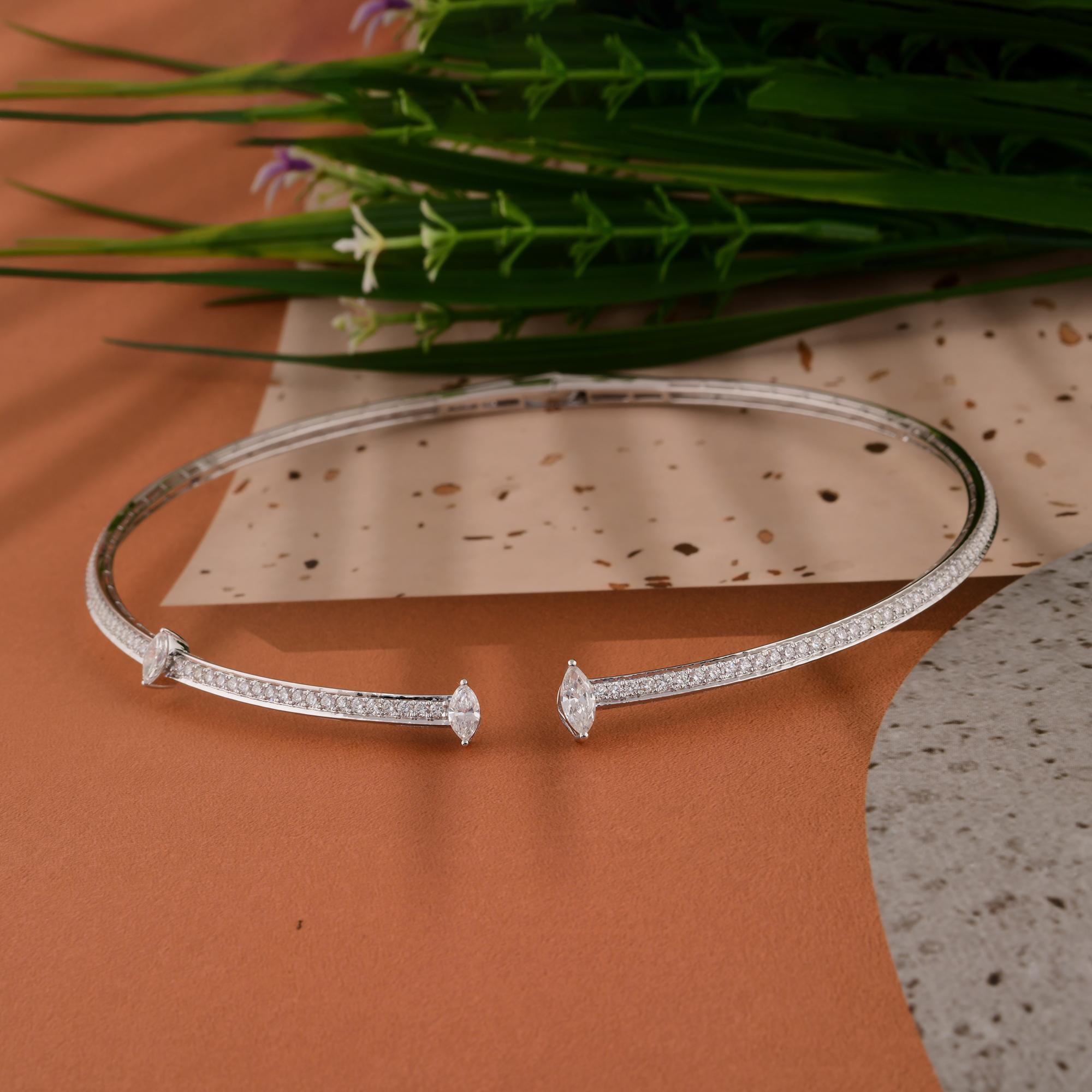 Moderno Natural 3.80 Carat SI/H Marquise Round Diamond Choker Necklace 18K White Gold in vendita