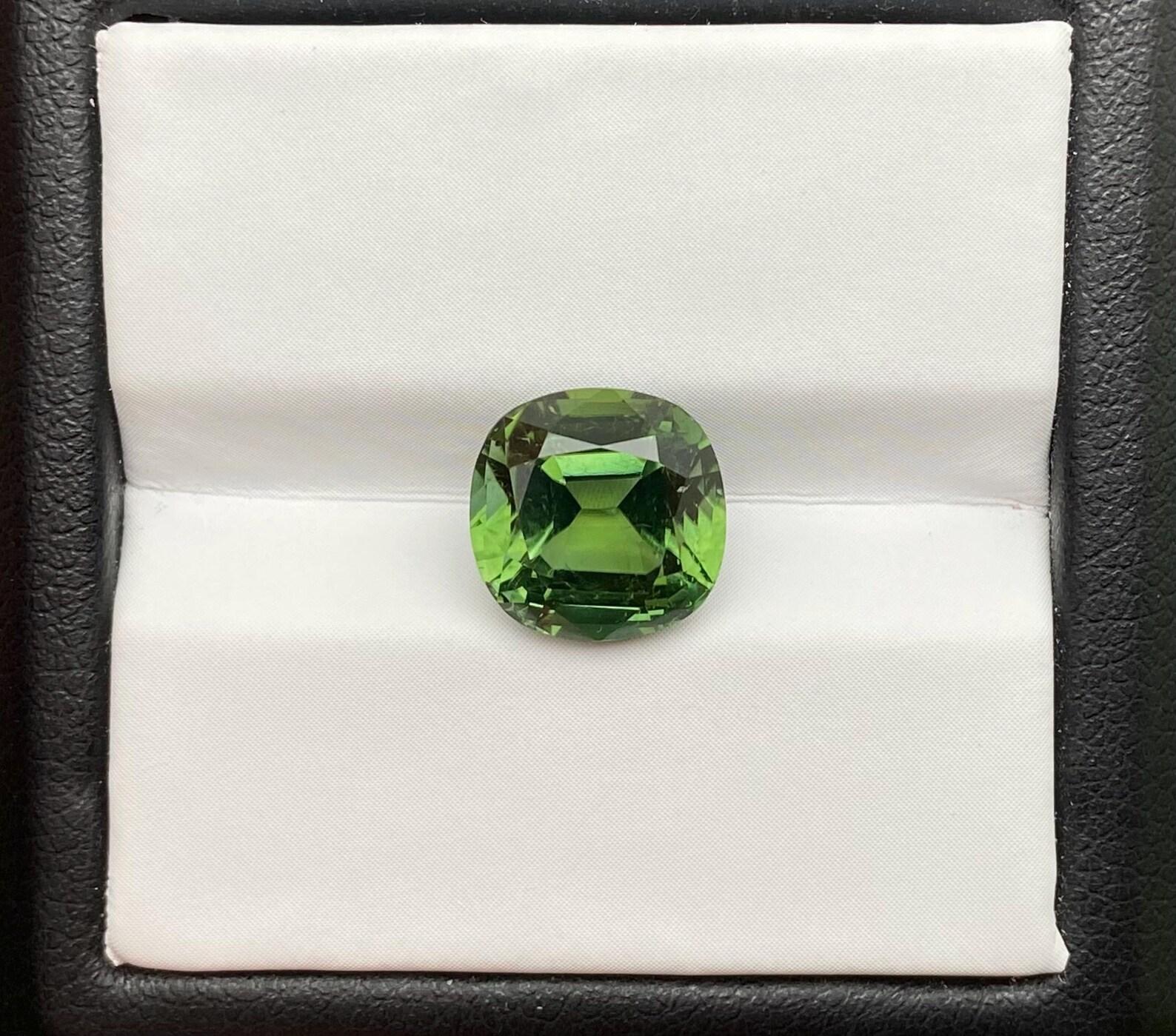 Pierre précieuse non sertie, tourmaline naturelle de 3,88 carats, coussin, Afghanistan, certificat Neuf - En vente à Daugavpils, LV