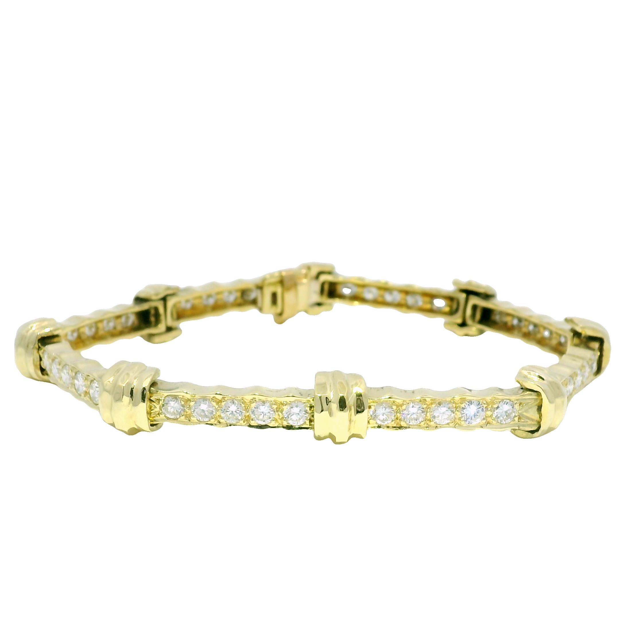 Bracelet à maillons en or jaune 18k, orné de diamants naturels de 4,0 carats.

Vous trouverez d'autres bijoux anciens et de collection sur notre site. Nous achetons des bijoux au comptoir depuis plus de 40 ans ! Nous recevons chaque jour de