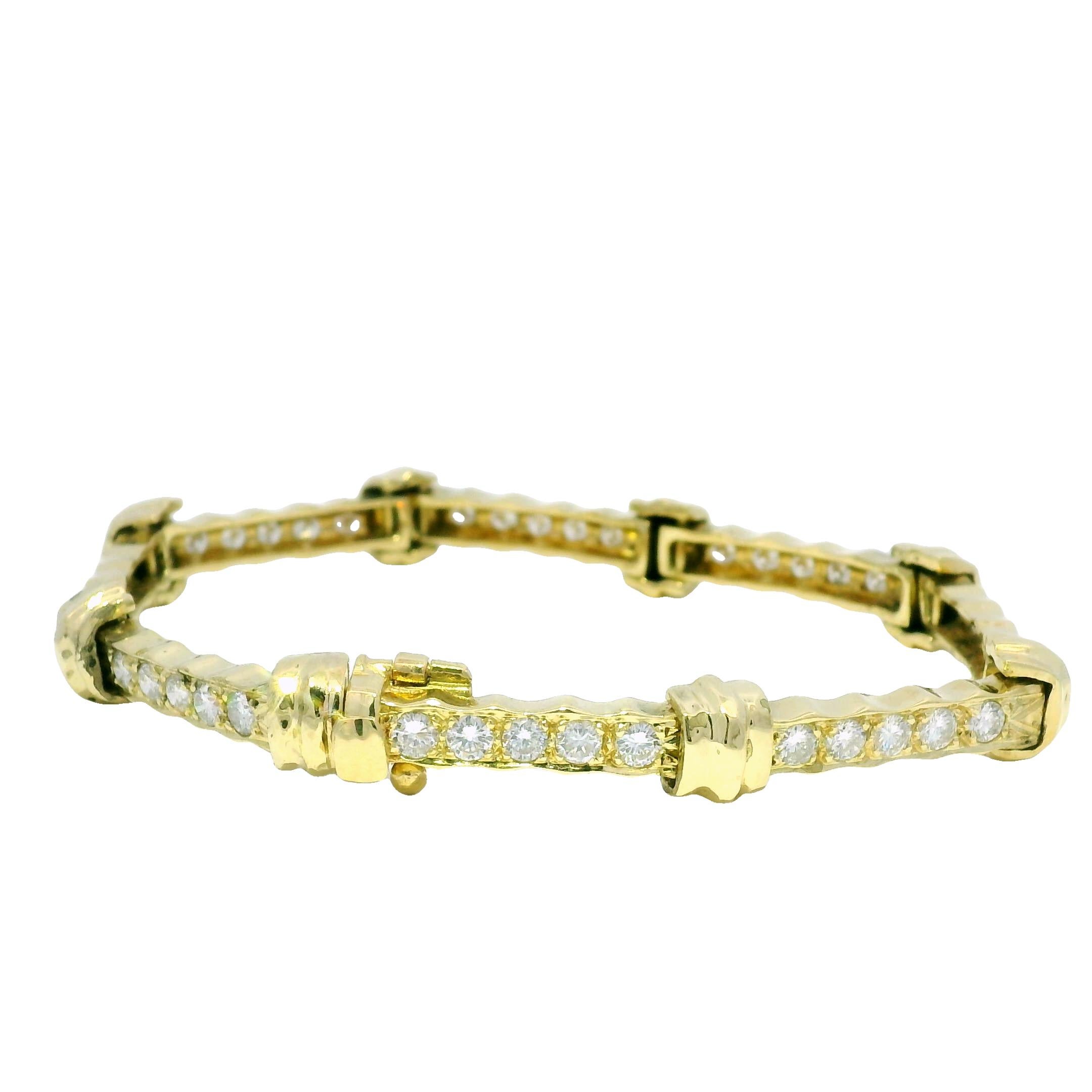 Taille ronde Bracelet à maillons nervurés en or 18 carats avec diamants naturels de 4,0 carats en vente