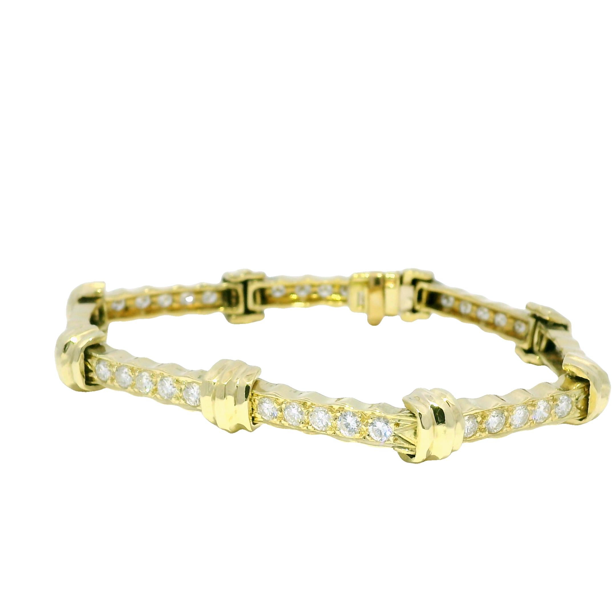 Bracelet à maillons nervurés en or 18 carats avec diamants naturels de 4,0 carats en vente 3