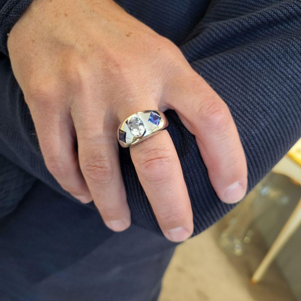 da uomo o donna Anello Whiting con zaffiro bianco naturale e tanzanite da 4,02 carati in vendita