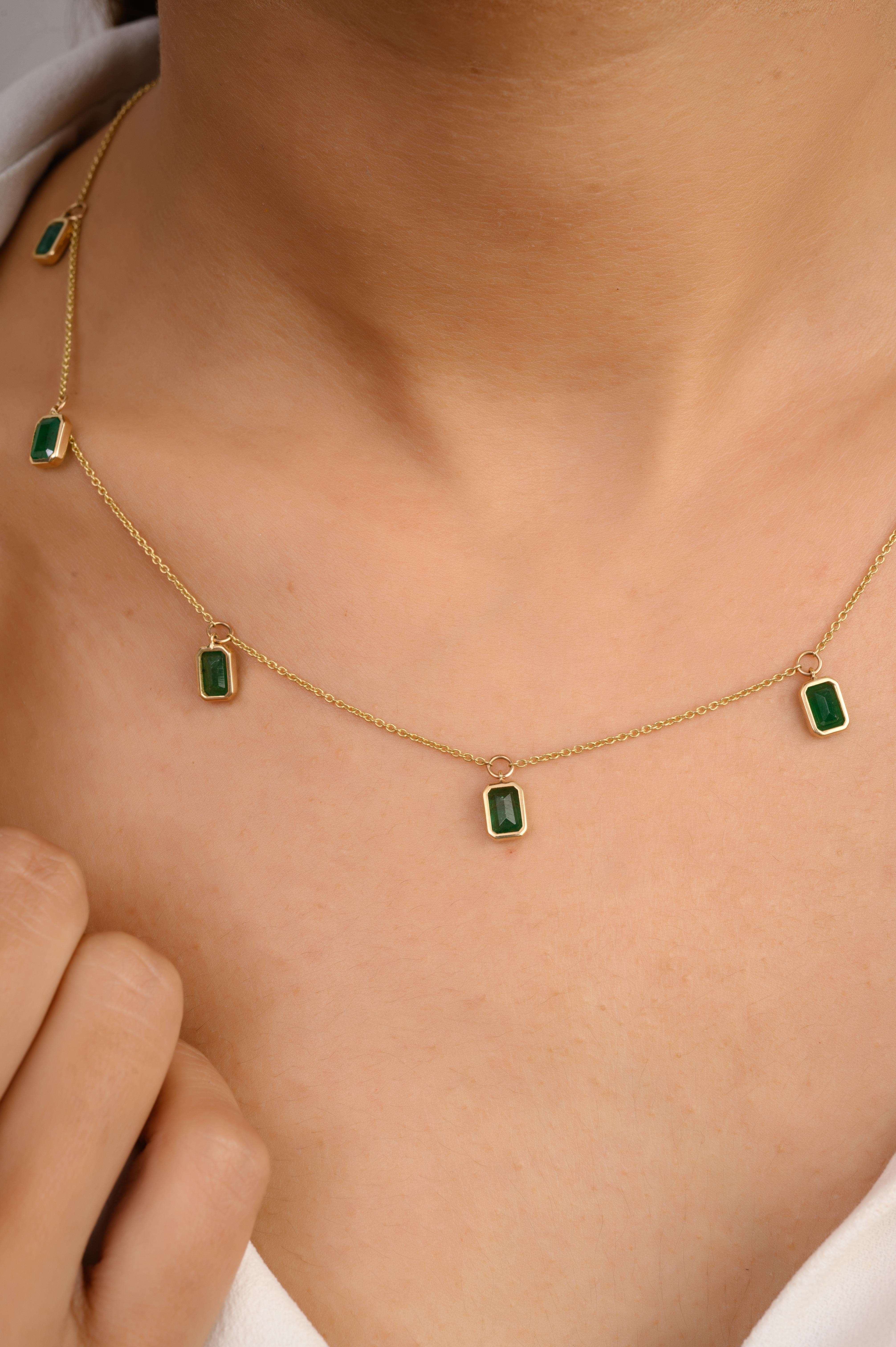 Taille octogone Collier de chaîne en or jaune 14k avec émeraude octogonale naturelle de 4,06 carats en vente