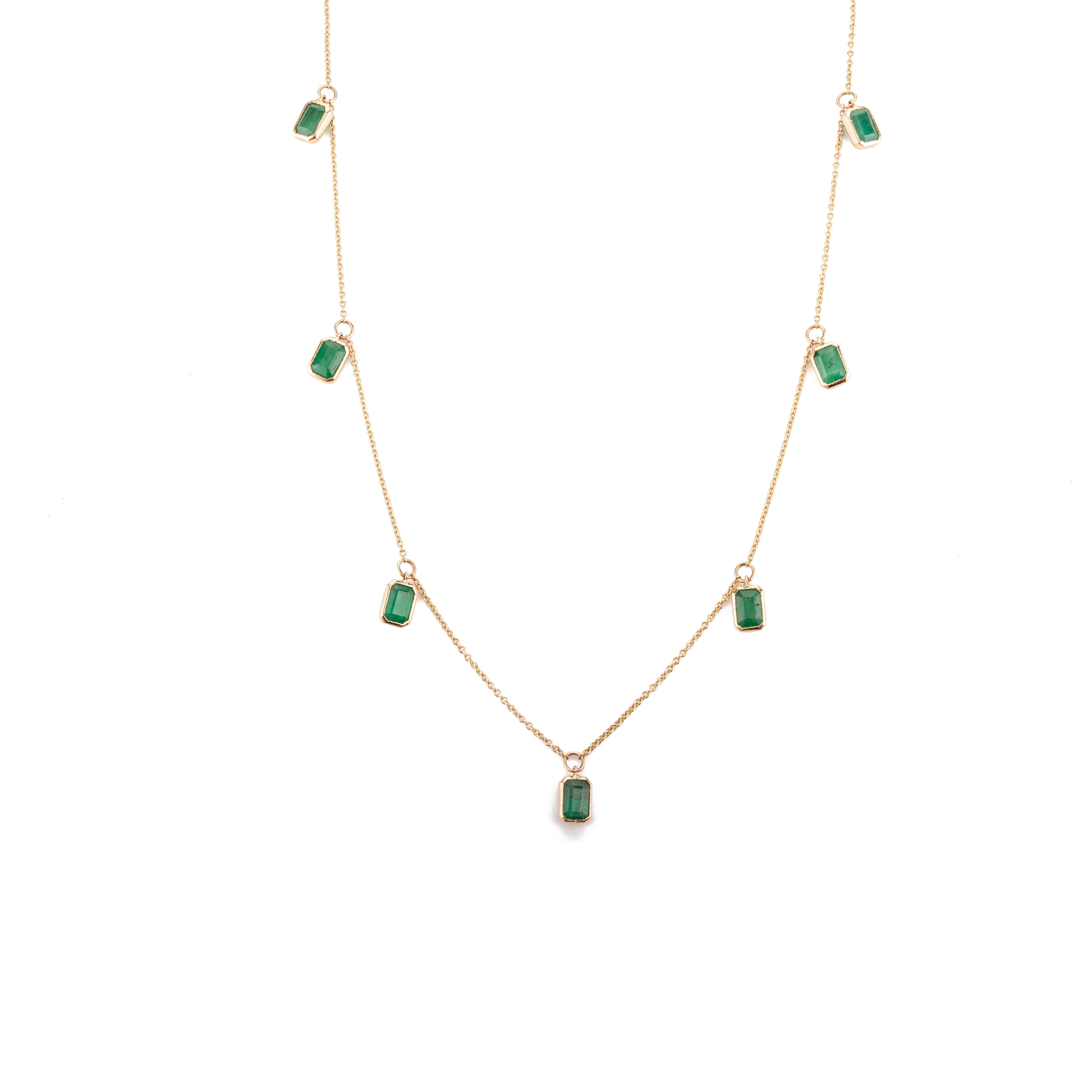 Collier de chaîne en or jaune 14k avec émeraude octogonale naturelle de 4,06 carats Neuf - En vente à New York, NY