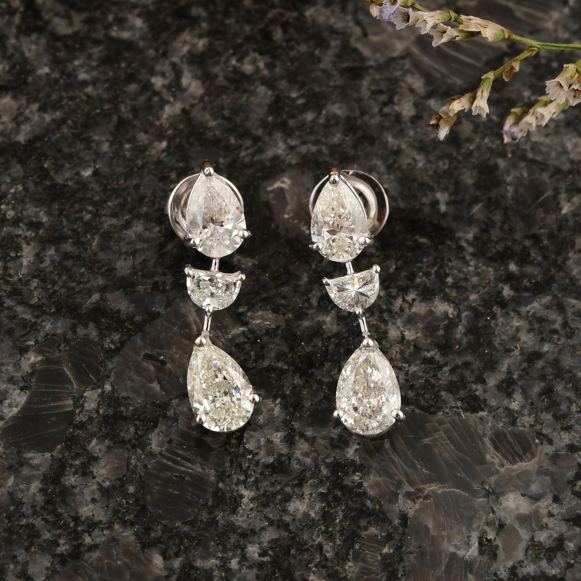 Suivez la vitrine de Spectrum Jewels pour découvrir la dernière collection et les pièces exclusives. Spectrum Jewels est fièrement classé parmi les meilleurs vendeurs sur 1stdibs avec des commentaires clients de 5 étoiles. Tous les articles