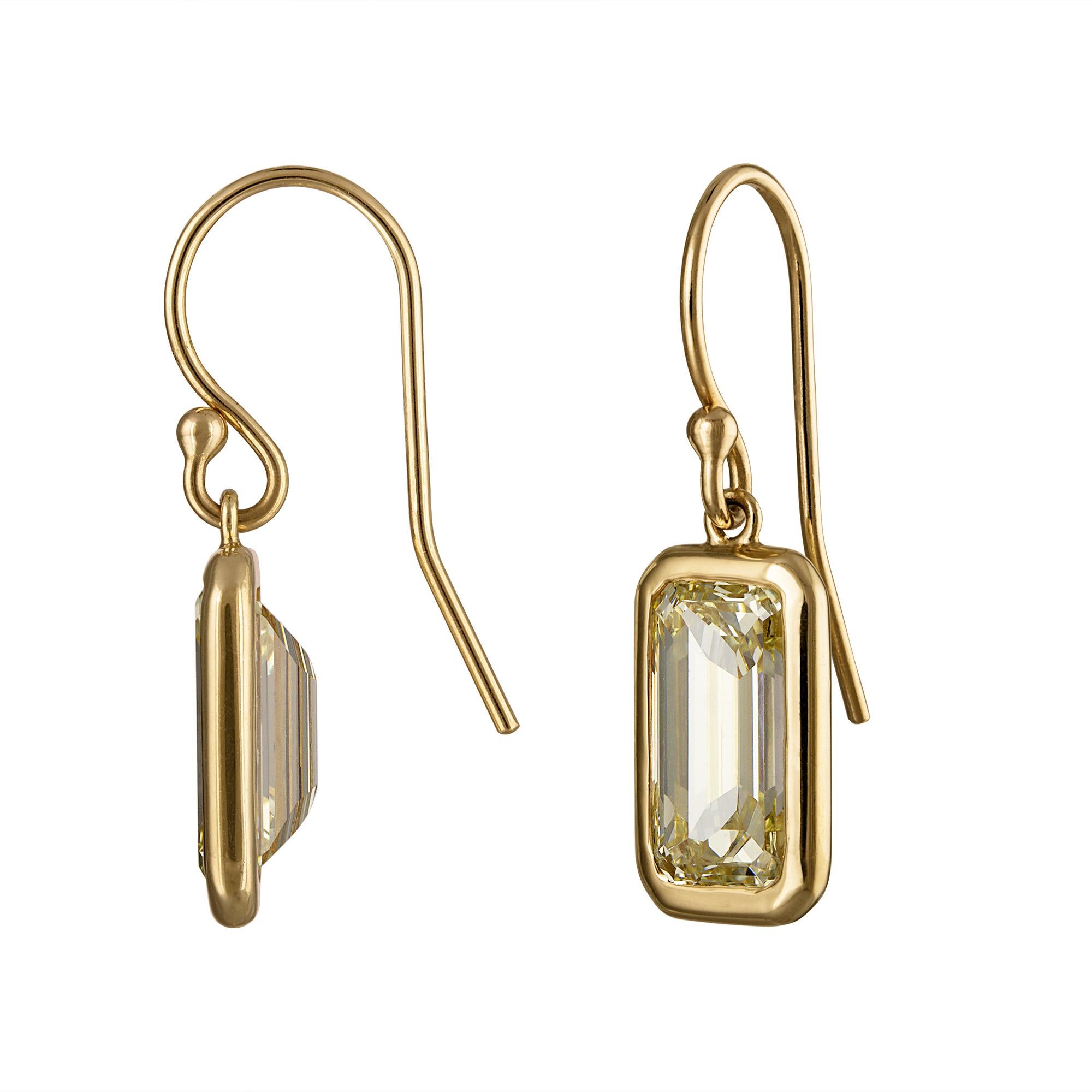 Women's Natural 4.0ct Fancy Yellow Emerald Cut Diamond Bezel Drop Gold Solitaire Earring