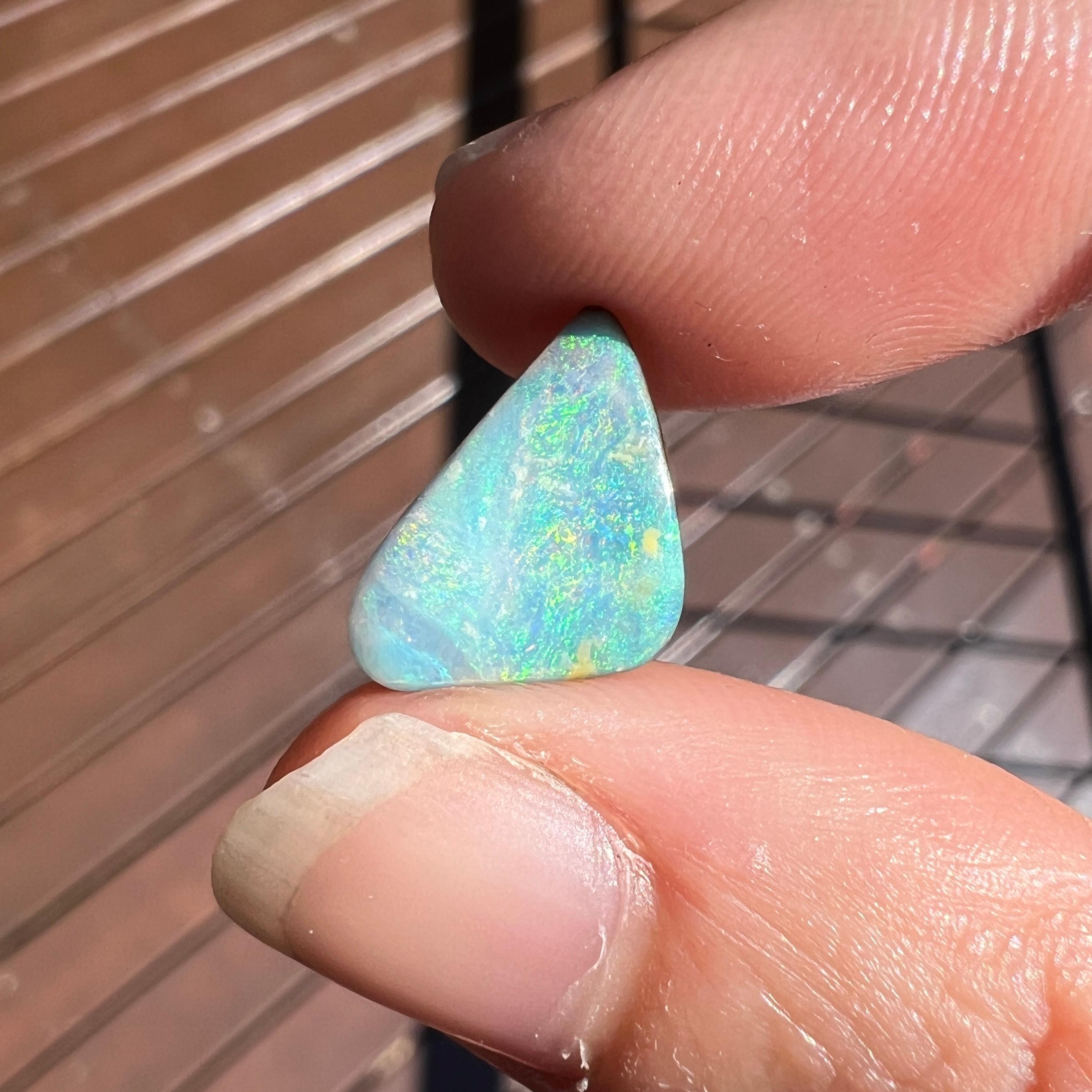 Natural 4.15 Ct Australian pastel boulder opal mined by Sue Cooper In New Condition For Sale In BELCONNEN, ACT