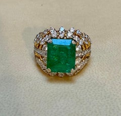 Natural 4.2 Ct Emerald Cut Emerald & Diamond Ring 18 Karat Yellow Gold, Vintage