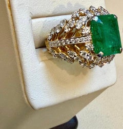 Natural 4.2 Ct Emerald Cut Emerald & Diamond Ring 18 Karat Yellow Gold, Vintage