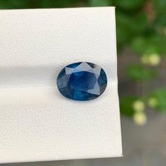 Gemma sfaccettata di forma ovale di zaffiro blu profondo da 4,20 carati Nature