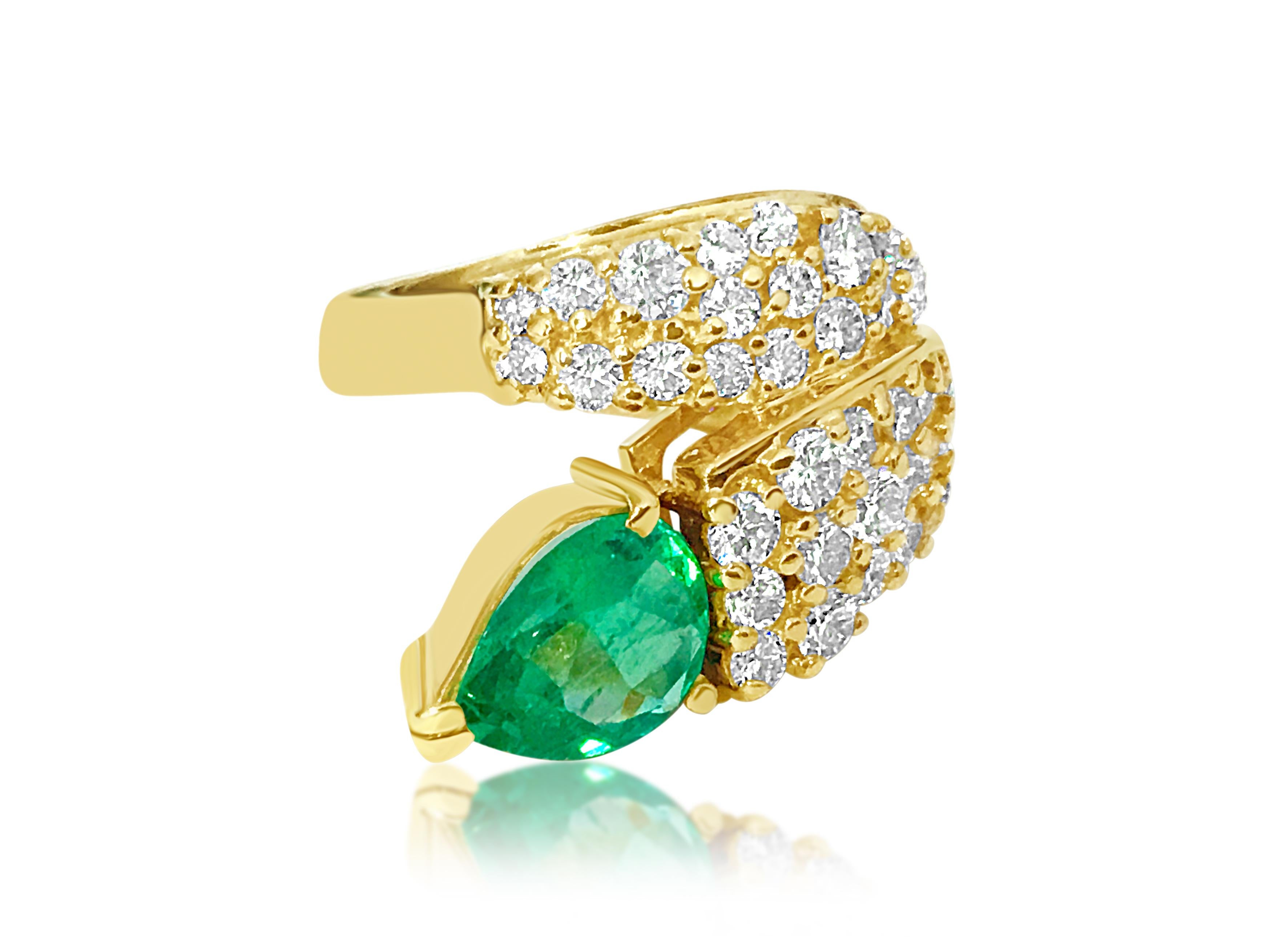 Art Nouveau Natural 4.25 Carat Colombian Emerald and Diamond Ring in 14 Karat Gold For Sale