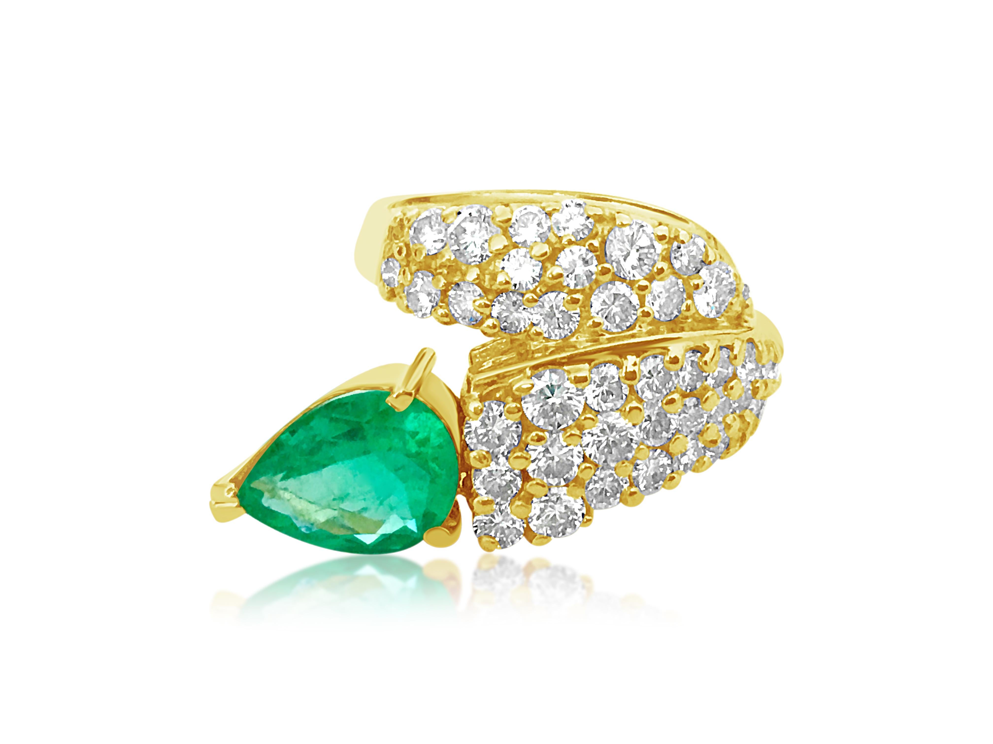 Pear Cut Natural 4.25 Carat Colombian Emerald and Diamond Ring in 14 Karat Gold For Sale