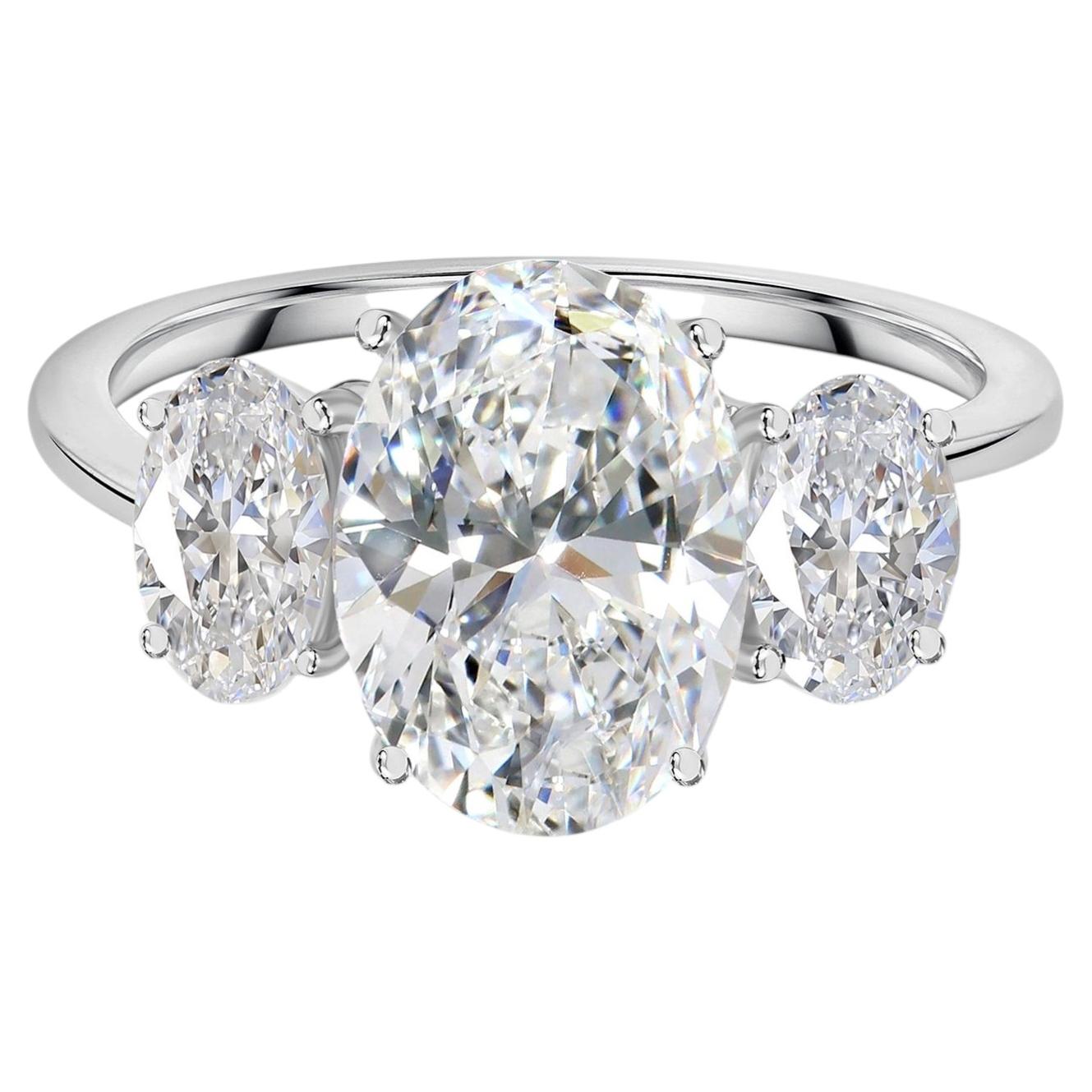 Natürlicher 4.26Ct SI Klarheit HI Farbe Drei Diamanten 18Karat Weißgold Ehering