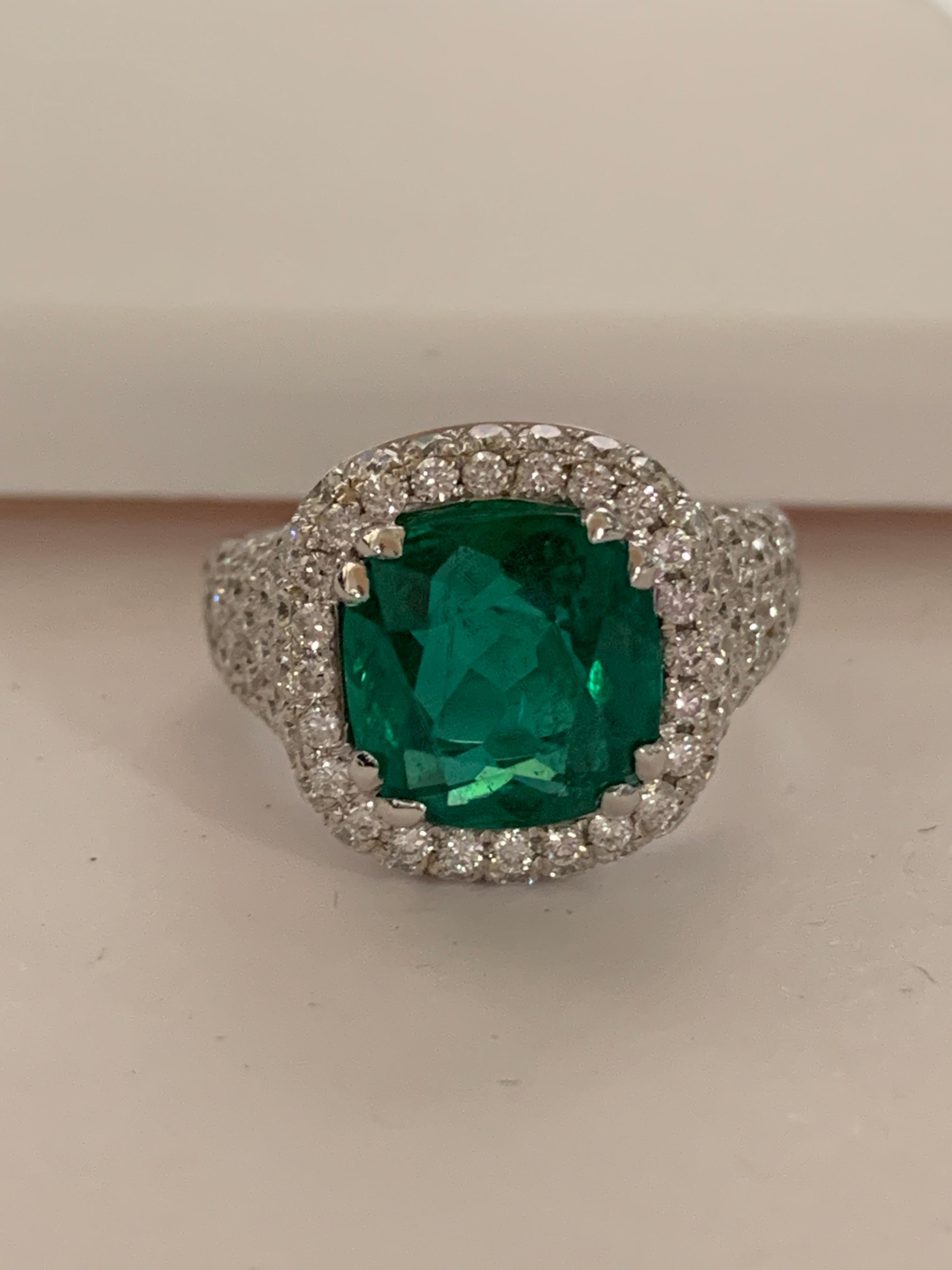 Women's Natural 4.32 Carat Emerald Diamond Ring
