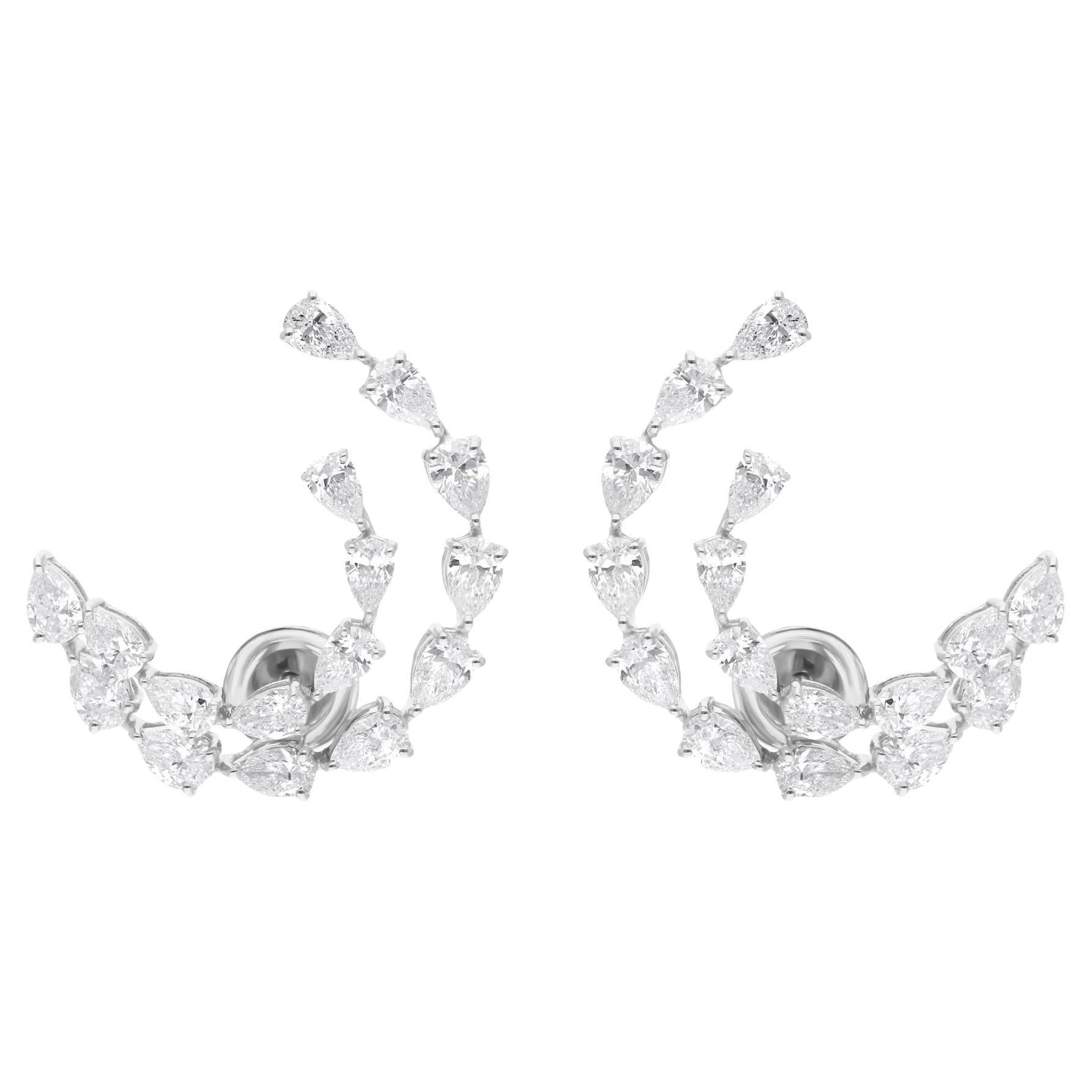 Boucles d
oreilles en or blanc 18 carats avec diamant poire de 4,35 carats de pureté SI de couleur hi-colore