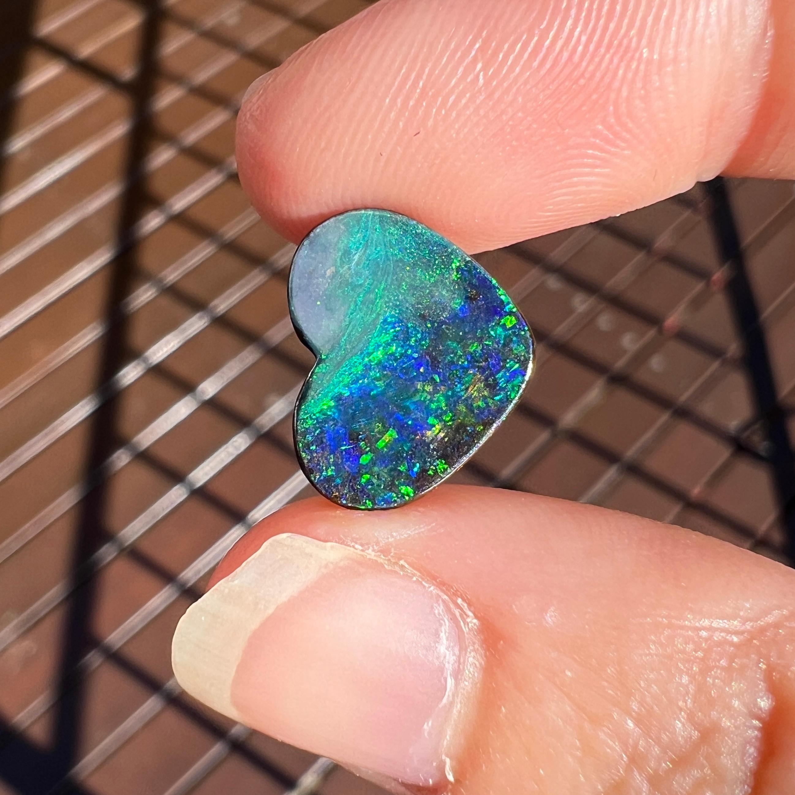 Women's Natural 4.40 Ct Gem Grade Black Boulder Opal Heart mined by Sue Cooper For Sale