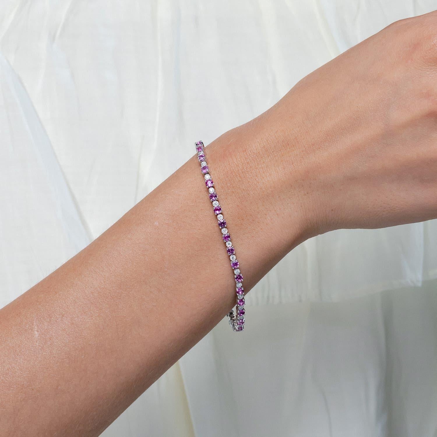 Natürliches 4,48 Karat Pink Saphir und Illusionsdiamant Tennisarmband aus 14K Gold (Moderne) im Angebot