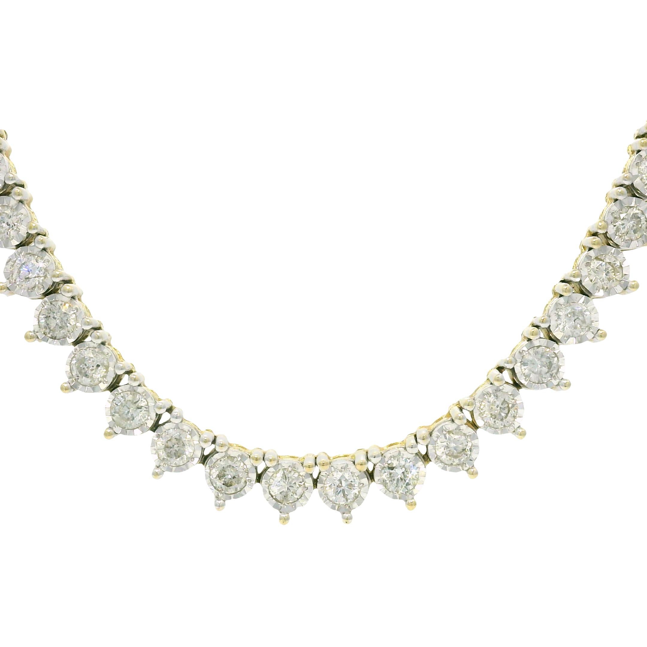 Natural 4.50 Carat Diamond Illusion 3-Prong 10-Karat Tennis Necklace En Stock en Excelente estado para la venta en Boca Raton, FL