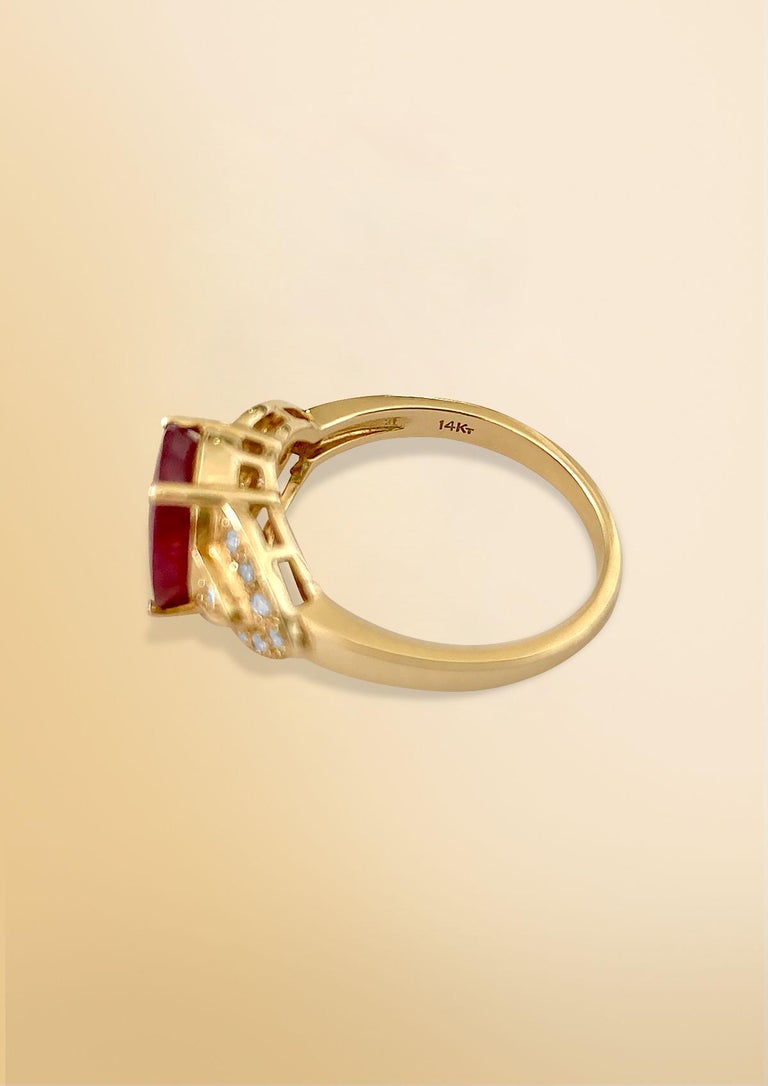 Natural 4.50 Carat Ruby and Diamond Ring in Yellow Gold For Sale at 1stDibs