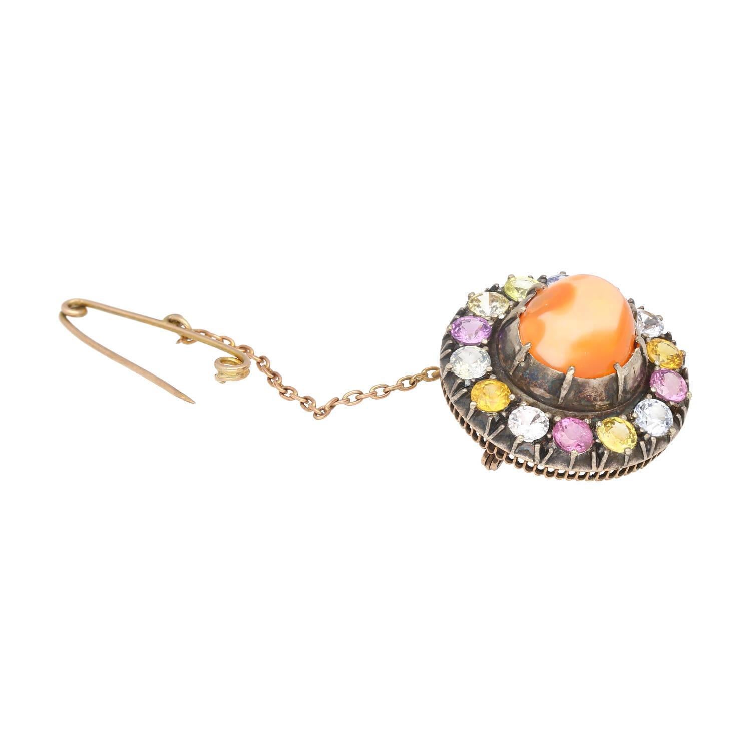 Épingle en or et argent avec opale naturelle de 4,64 carats et détails en saphirs multicolores en vente 2