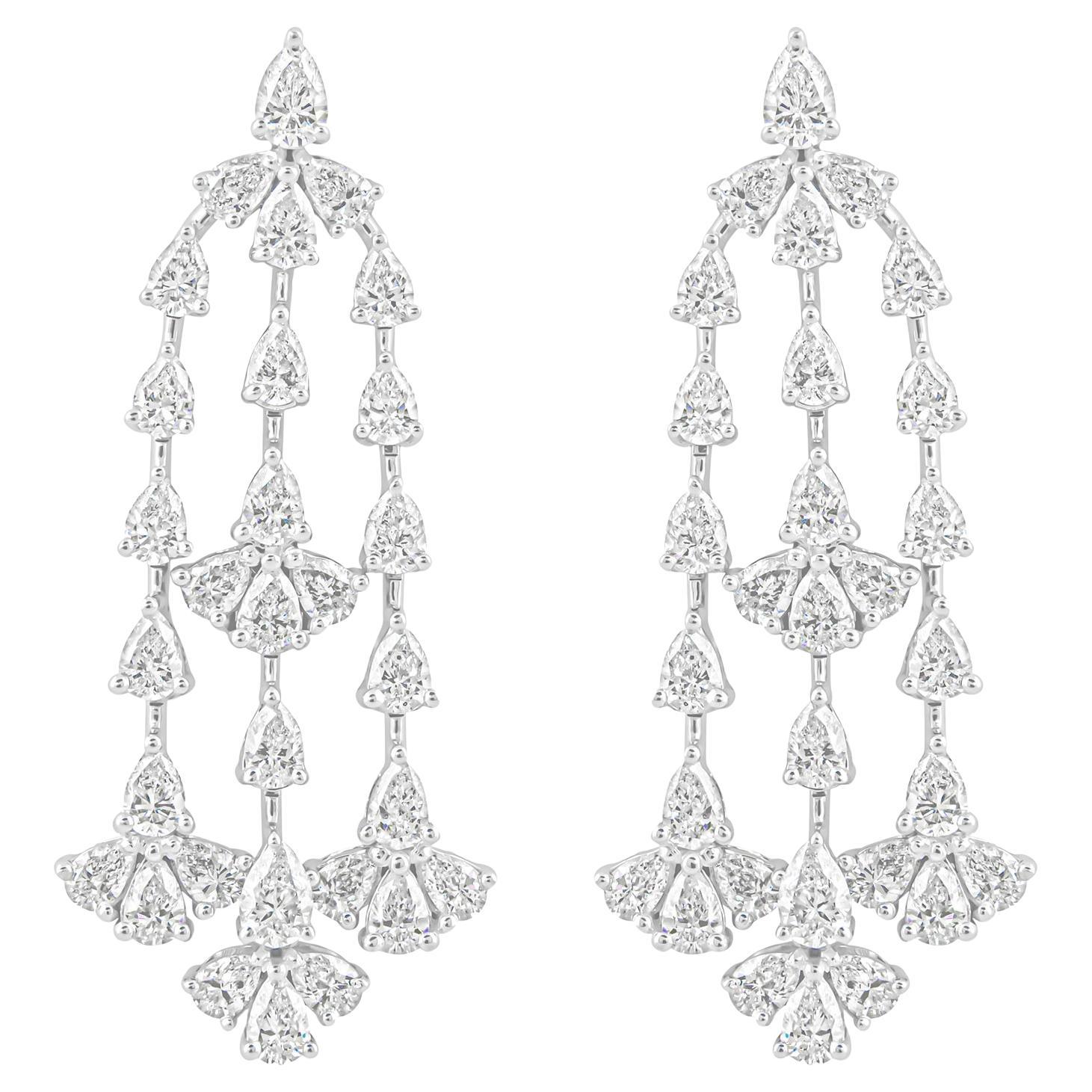 Nature 4,65 Ct. Orecchini a lampadario con diamanti a forma di pera SI/H in oro bianco 18 carati