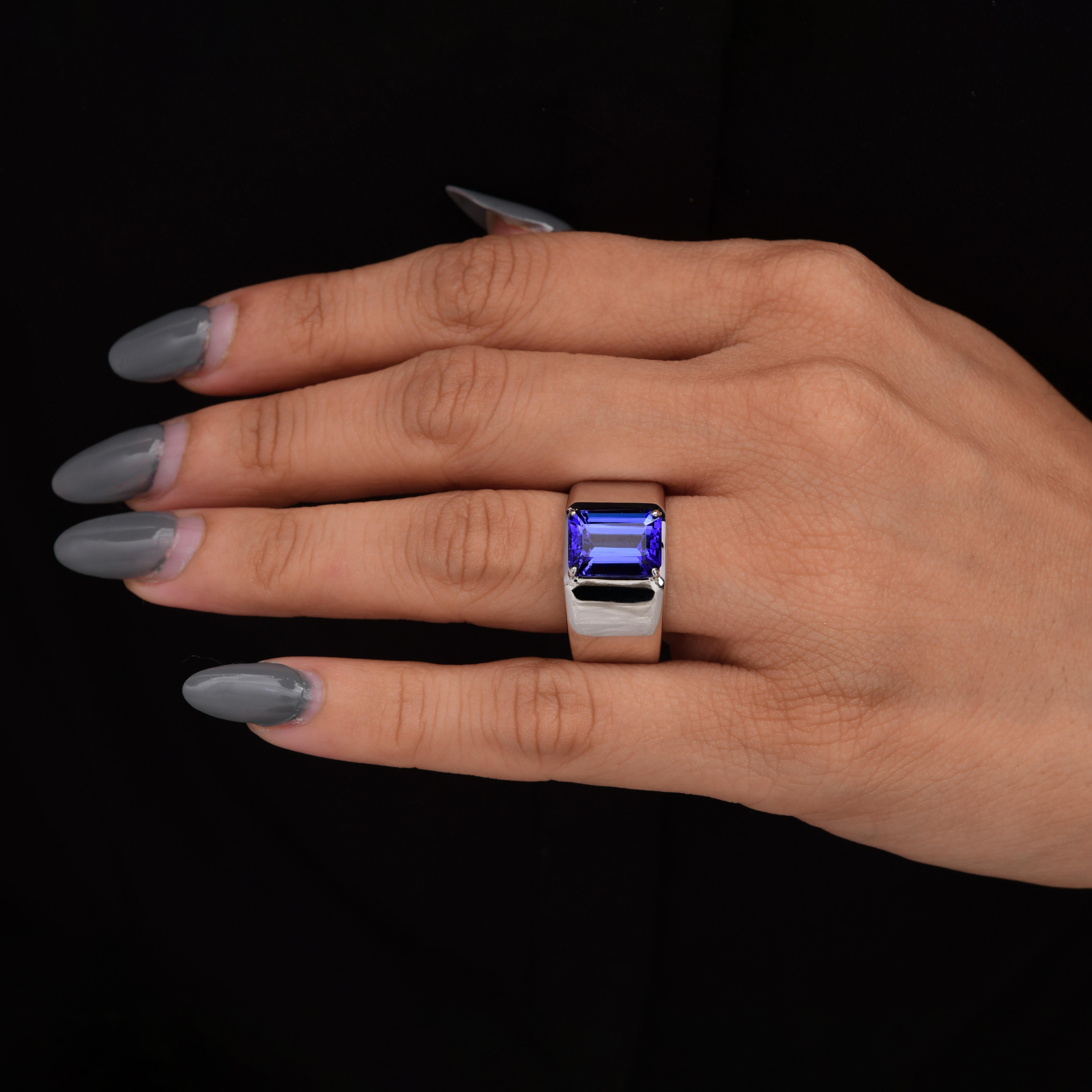 Natürlicher 4,70 Karat Smaragdschliff Tansanit Edelstein 18 Karat Weißgold Band Ring Damen im Angebot