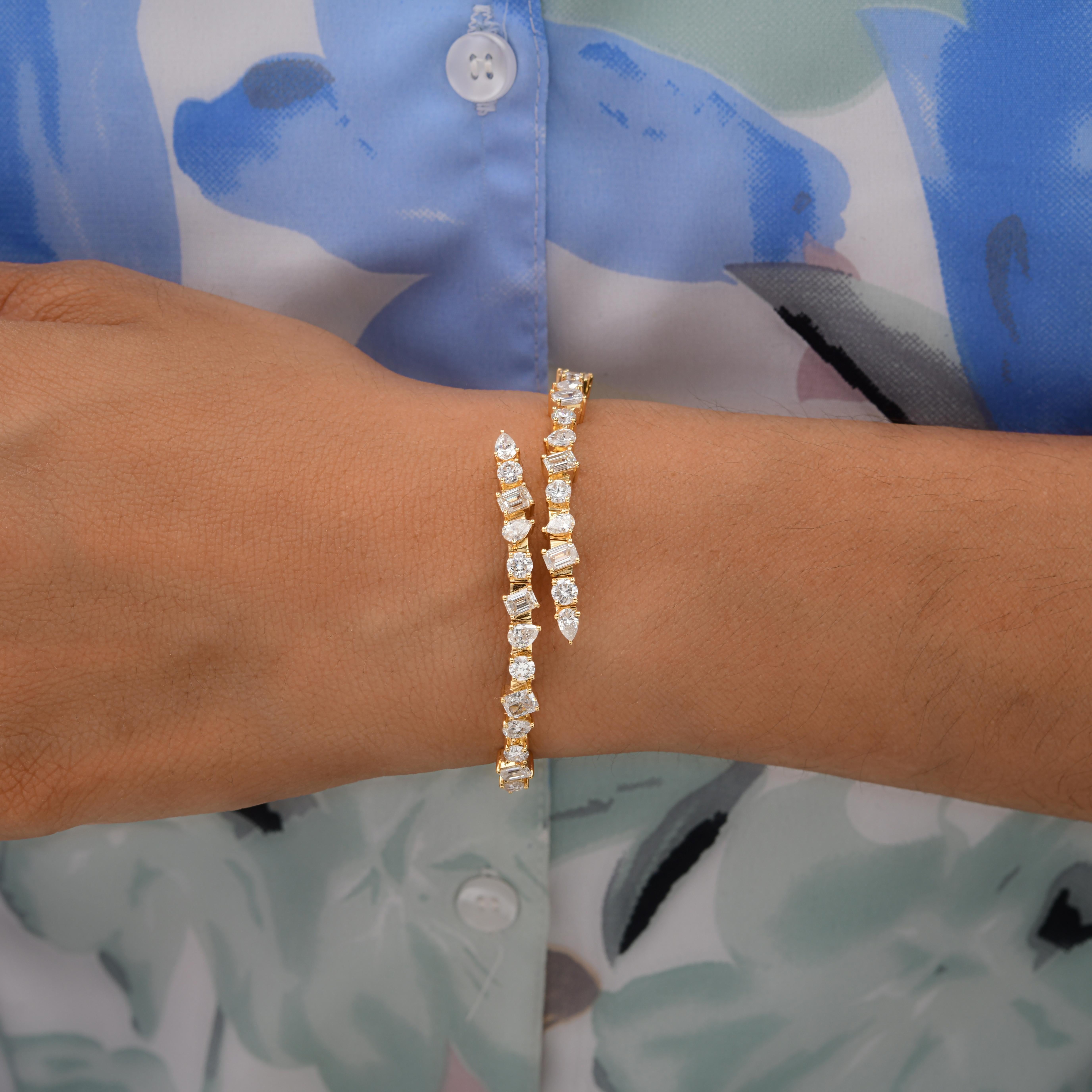 Natural 4.78 Carat SI/H Multi Diamond Wrap Bangle Bracelet 18 Karat Yellow Gold In New Condition For Sale In Diera, Dubai