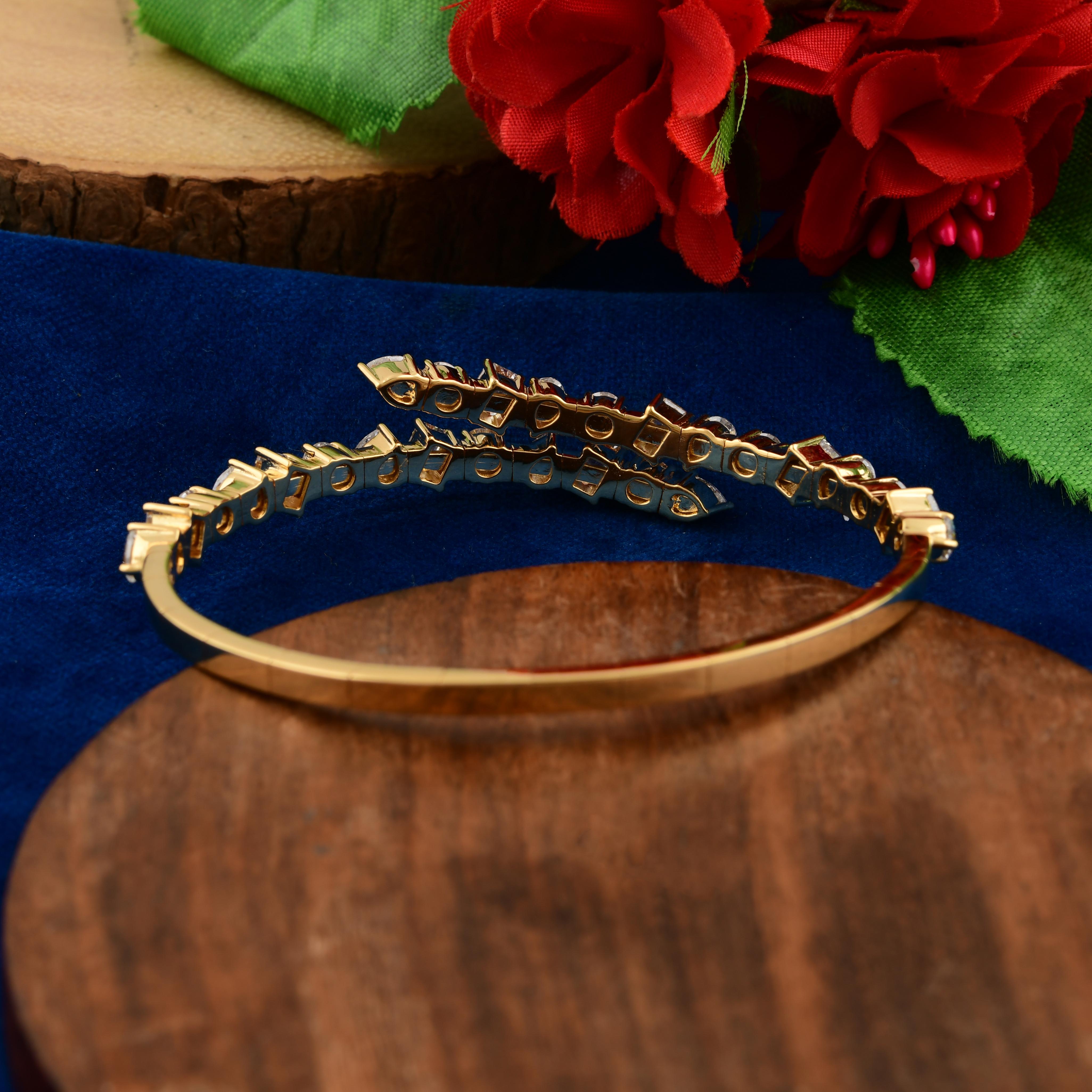 Women's Natural 4.78 Carat SI/H Multi Diamond Wrap Bangle Bracelet 18 Karat Yellow Gold For Sale
