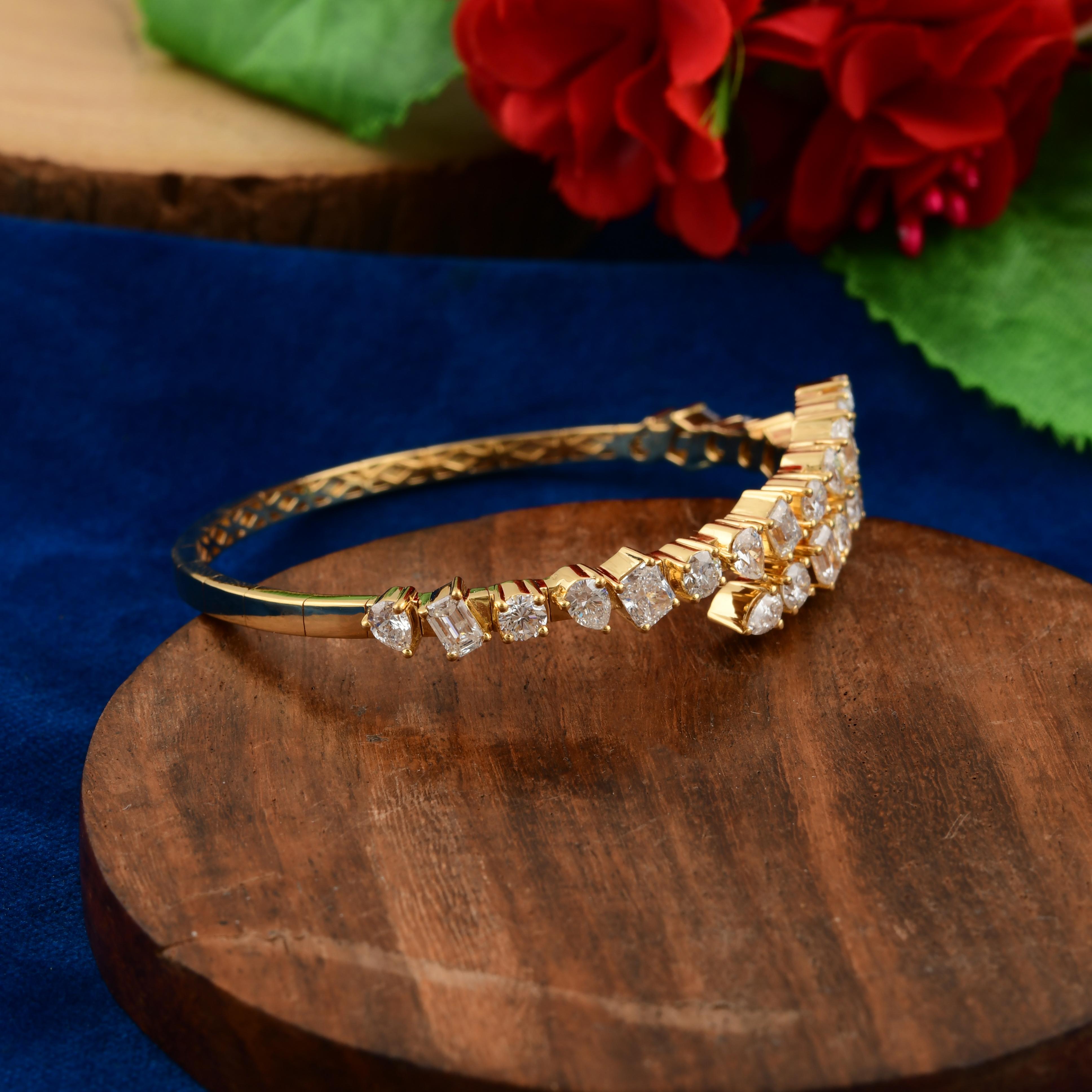 Natural 4.78 Carat SI/H Multi Diamond Wrap Bangle Bracelet 18 Karat Yellow Gold For Sale 1