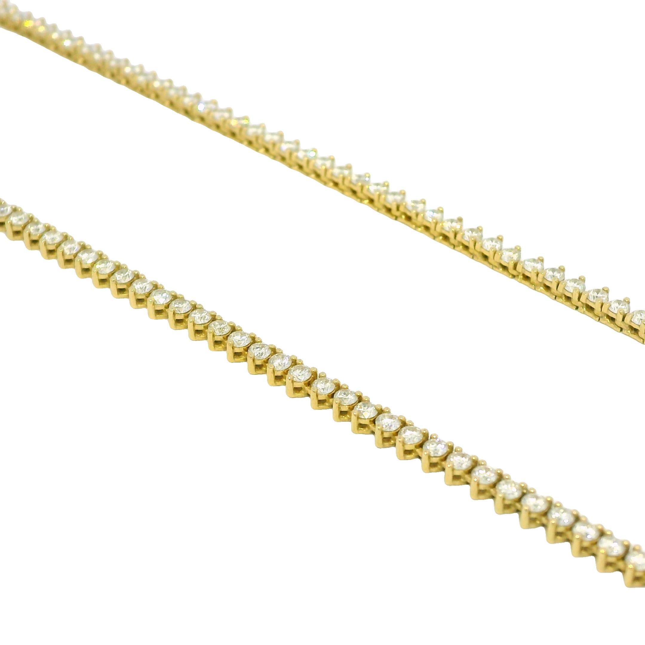 Natural 4.79 Carat Diamond 14-Karat 3-Prong Tennis Necklace En Stock Moderno en venta