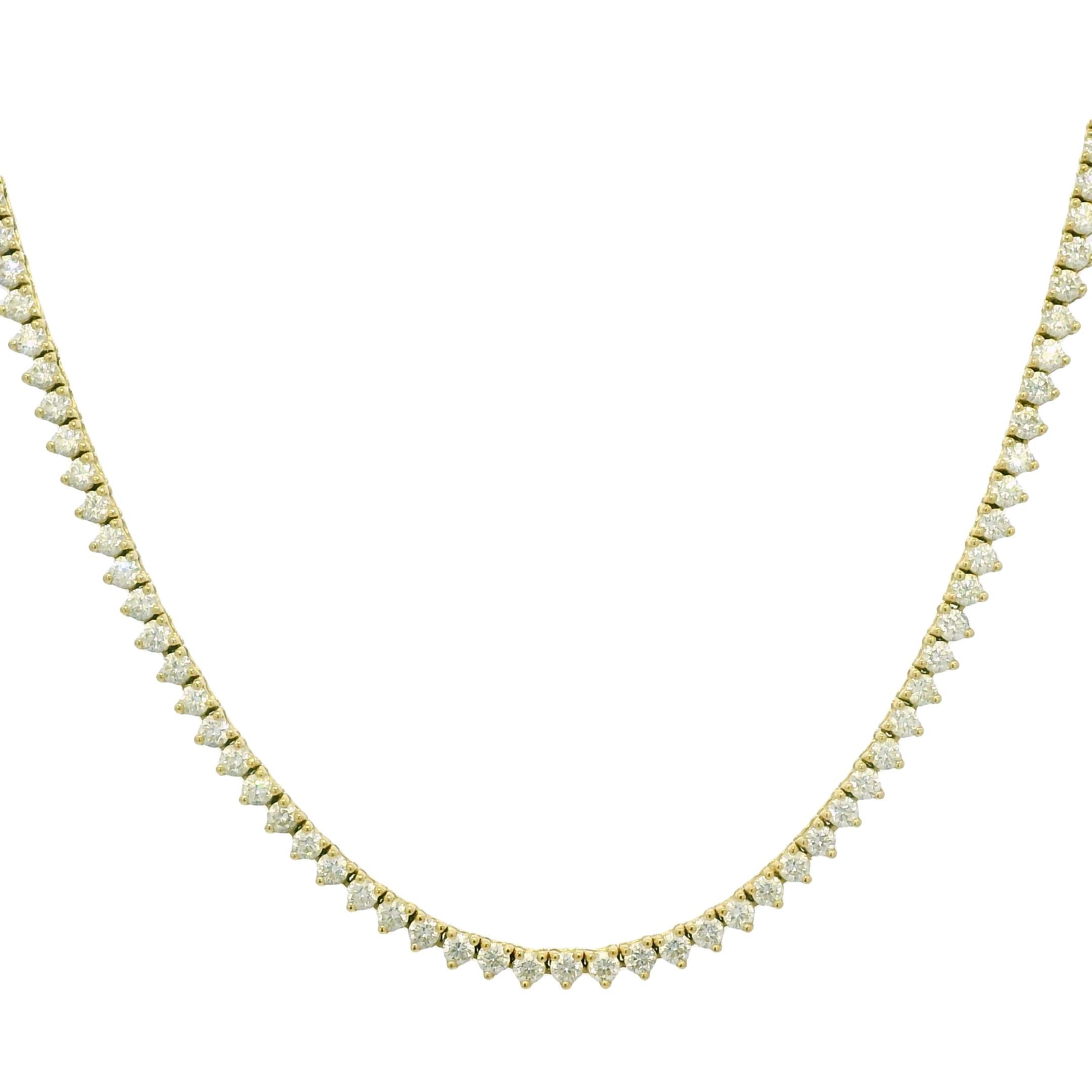 Natural 4.79 Carat Diamond 14-Karat 3-Prong Tennis Necklace En Stock en Excelente estado para la venta en Boca Raton, FL