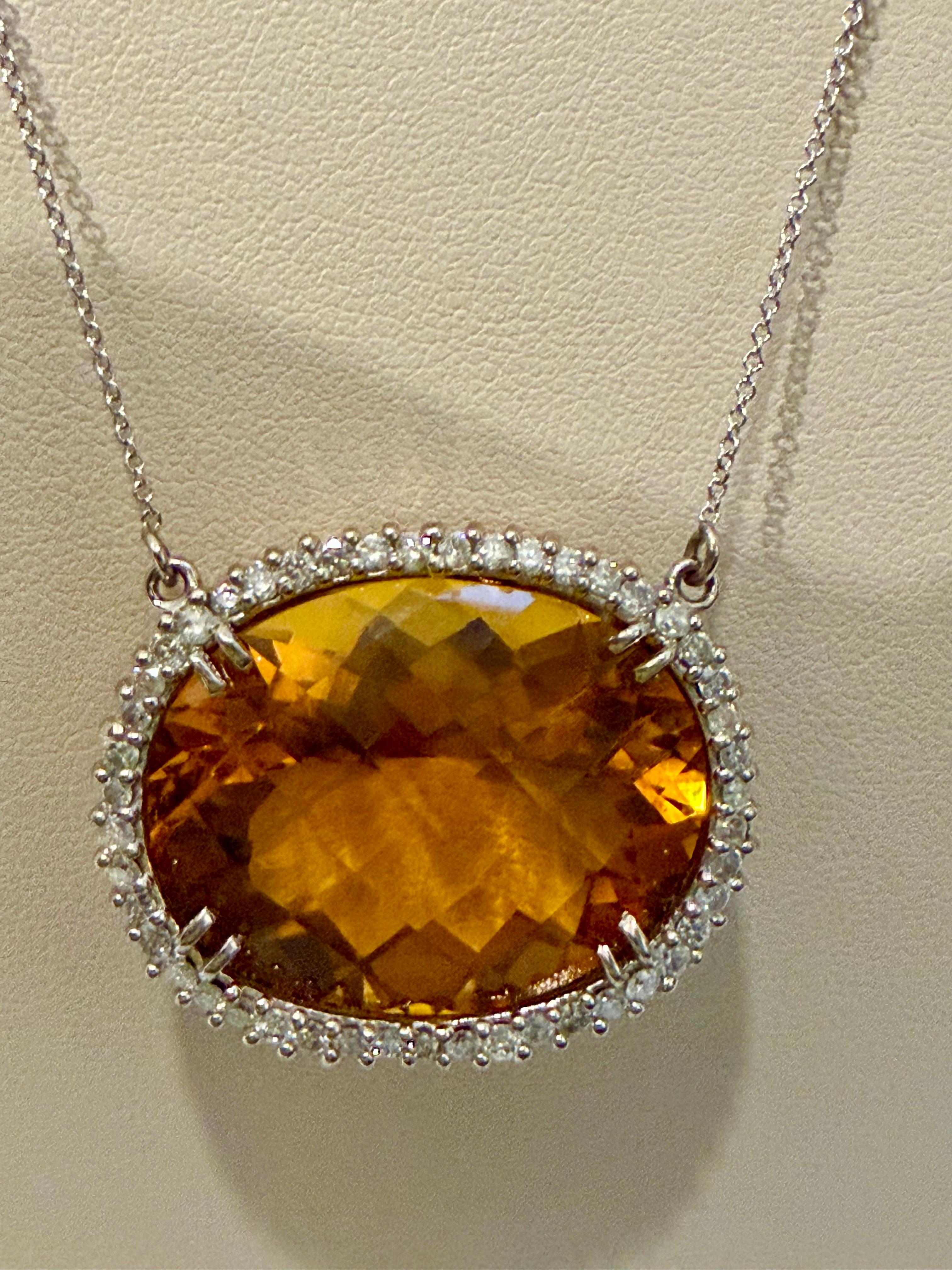 Collier en or blanc 14 carats avec pendentif Citrine ovale naturelle 48 carats et diamant en vente 2