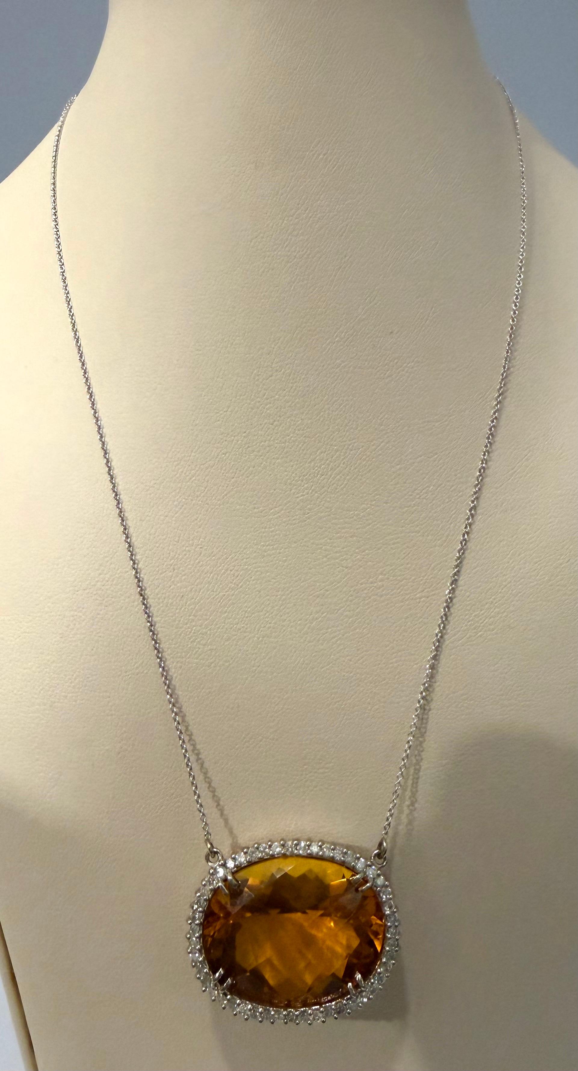 Collier en or blanc 14 carats avec pendentif Citrine ovale naturelle 48 carats et diamant en vente 3