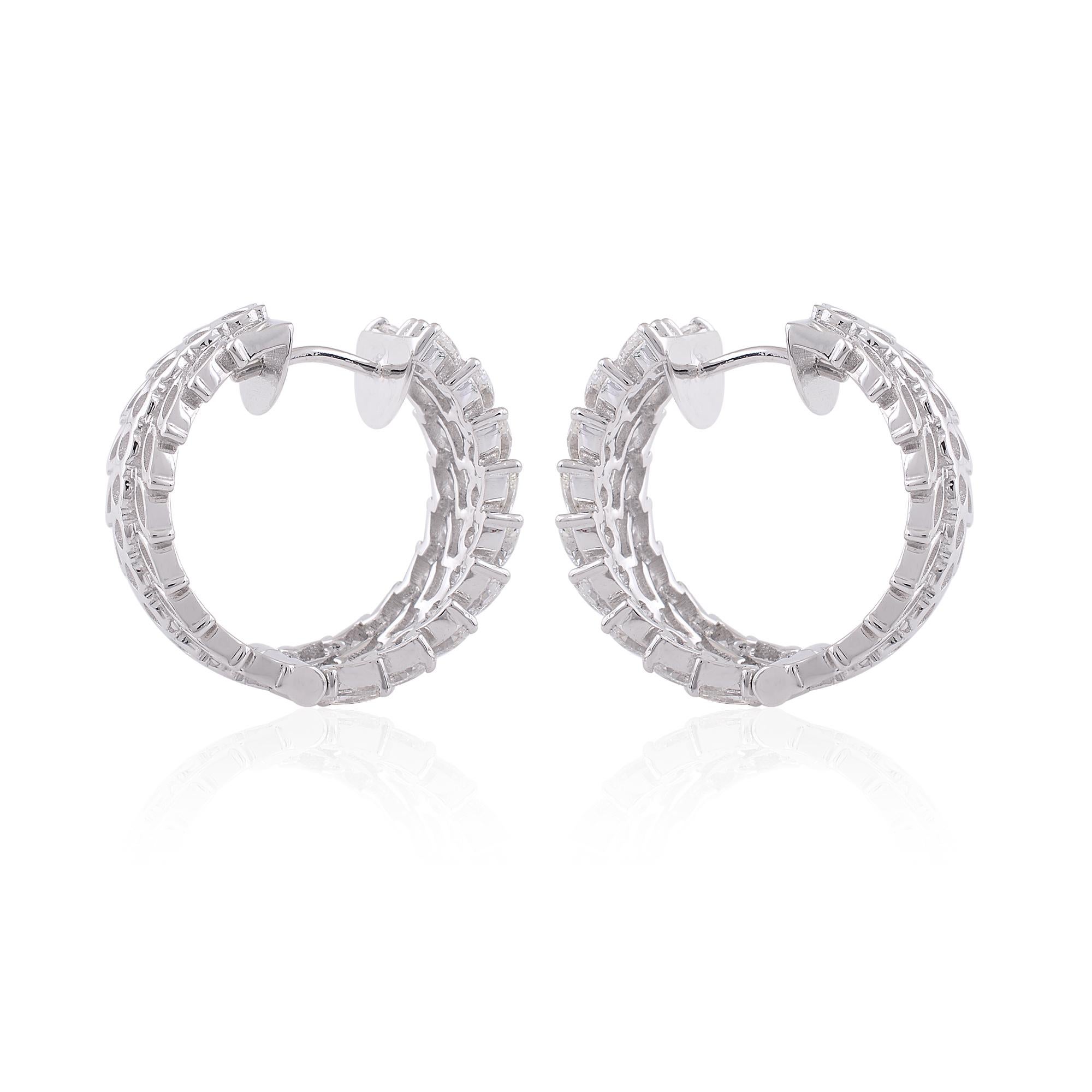 Boucles d'oreilles cerclées de diamants ronds en poire de 4,85 carats en or blanc massif 18 carats Neuf - En vente à Diera, Dubai