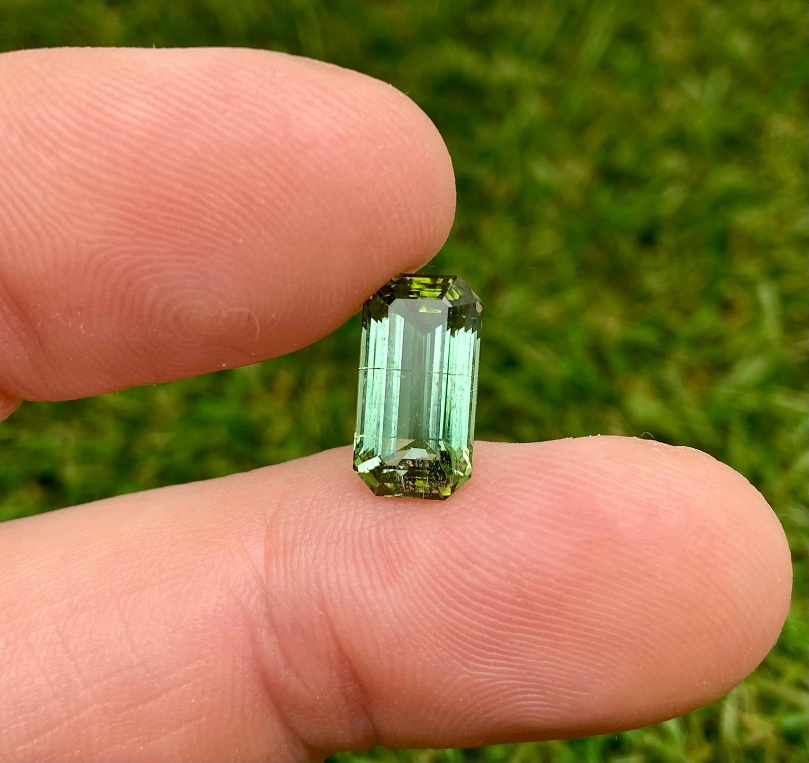 da uomo o donna Nature 4.94 Ct., gemma sfusa di tormalina, Baguette, Afghanistan, Certificato in vendita