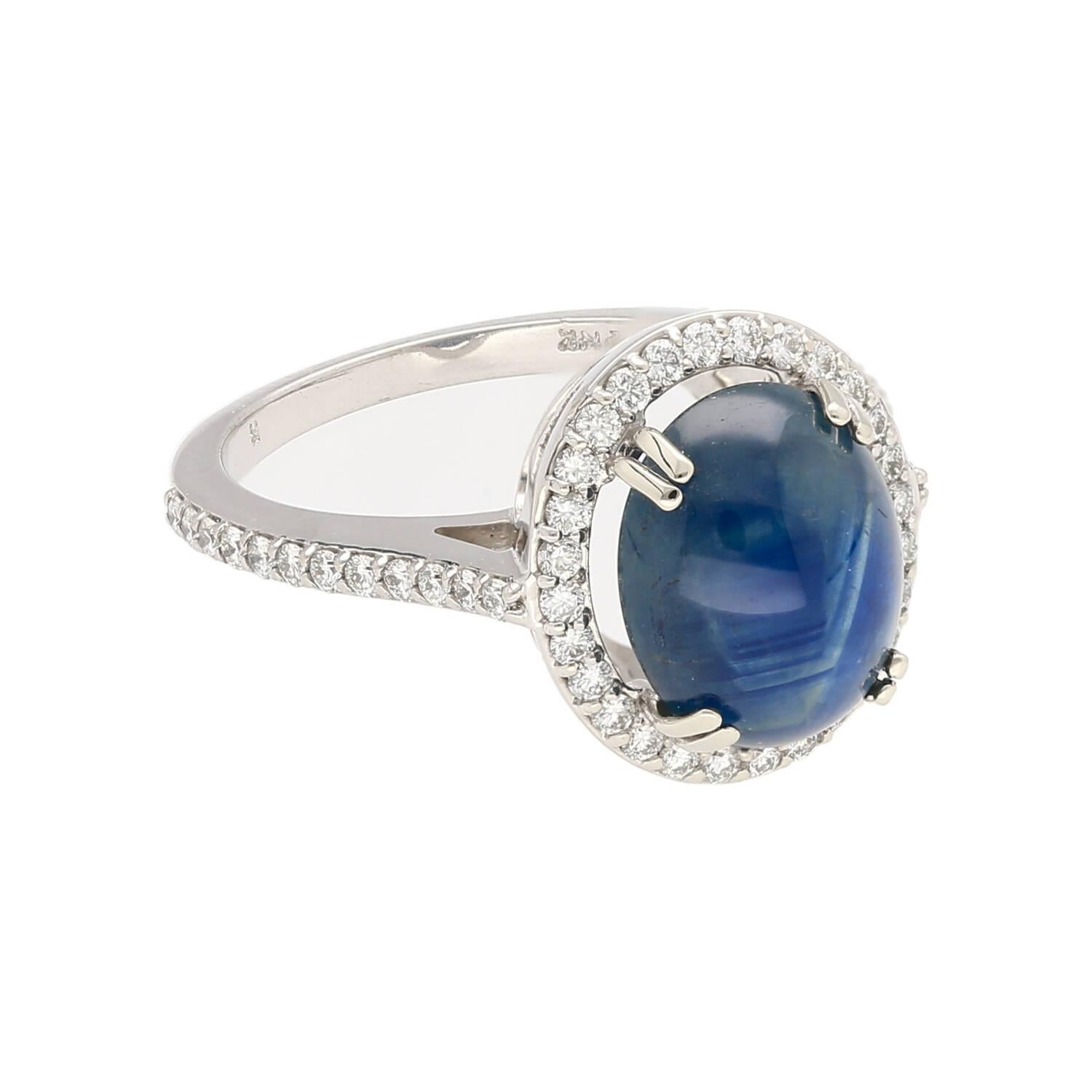 Art Deco Natural 5 Carat Blue Star Sapphire Ring with Diamond Side Stones in 14K Gold For Sale
