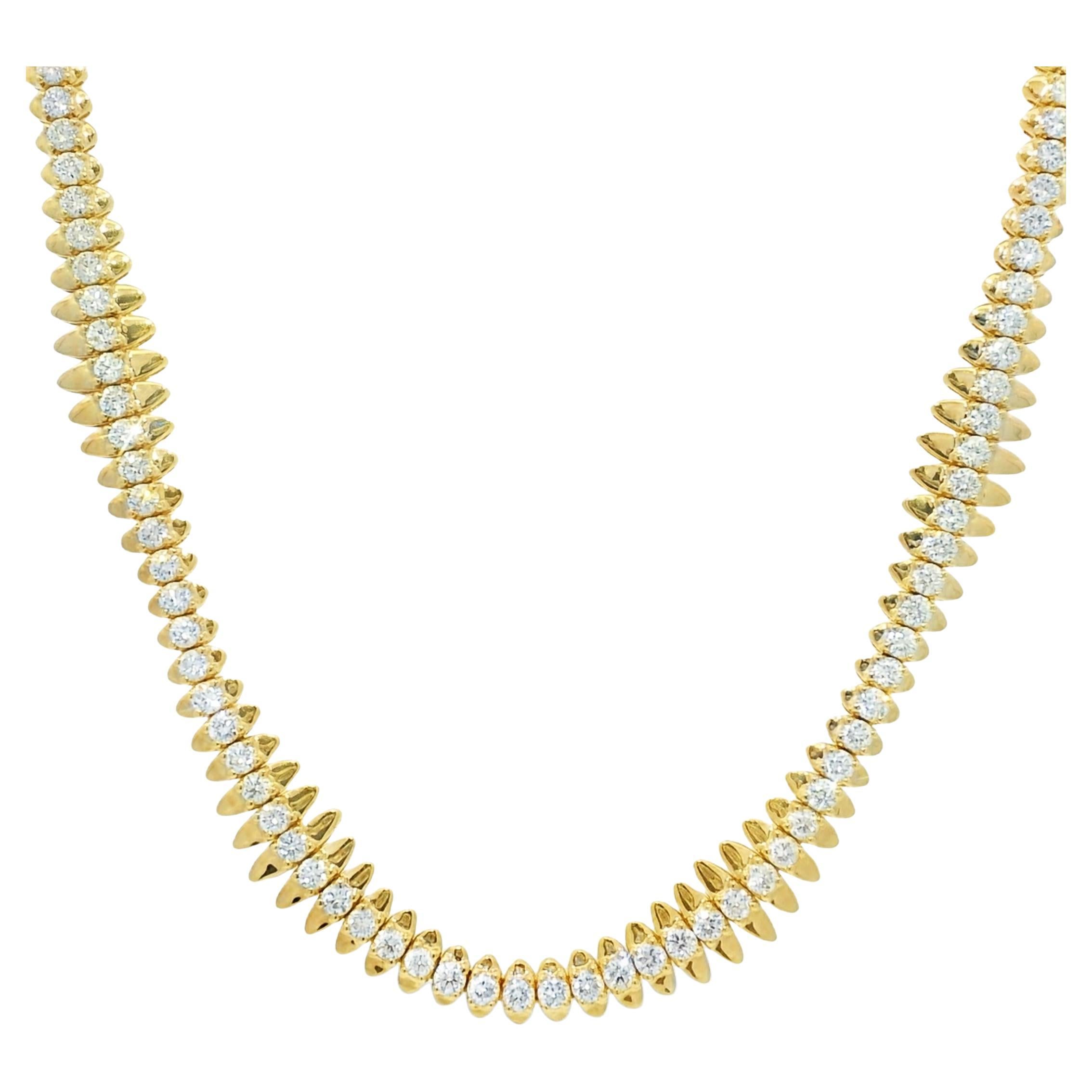 Collana con diamanti naturali da 5,04 carati e bordo a spillo da 14 carati In magazzino