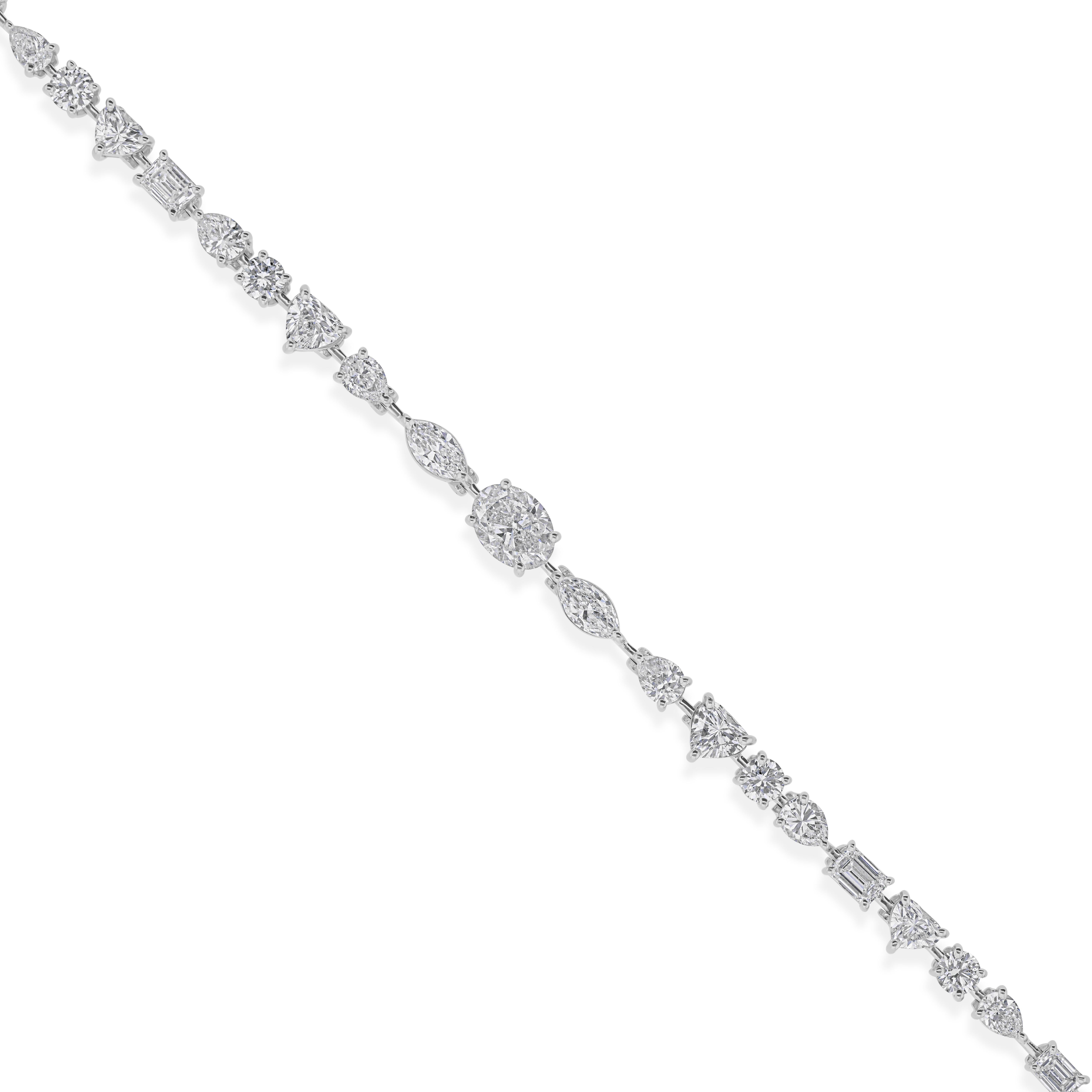 Natural 5.07 Carat SI/H Multi Shape Diamond Bracelet 18 Karat White Gold Jewelry For Sale 1