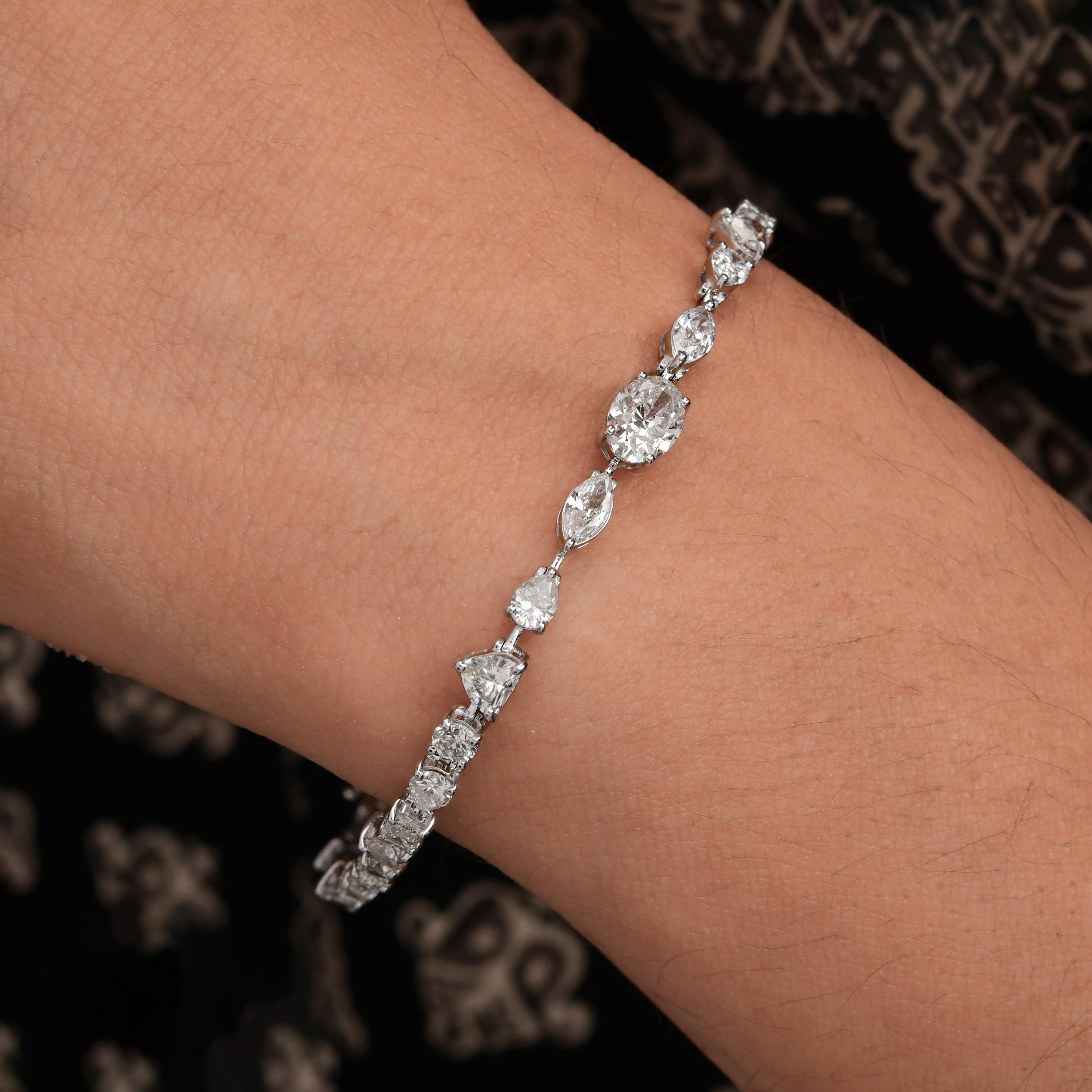 Natural 5.07 Carat SI/H Multi Shape Diamond Bracelet 18 Karat White Gold Jewelry For Sale 2