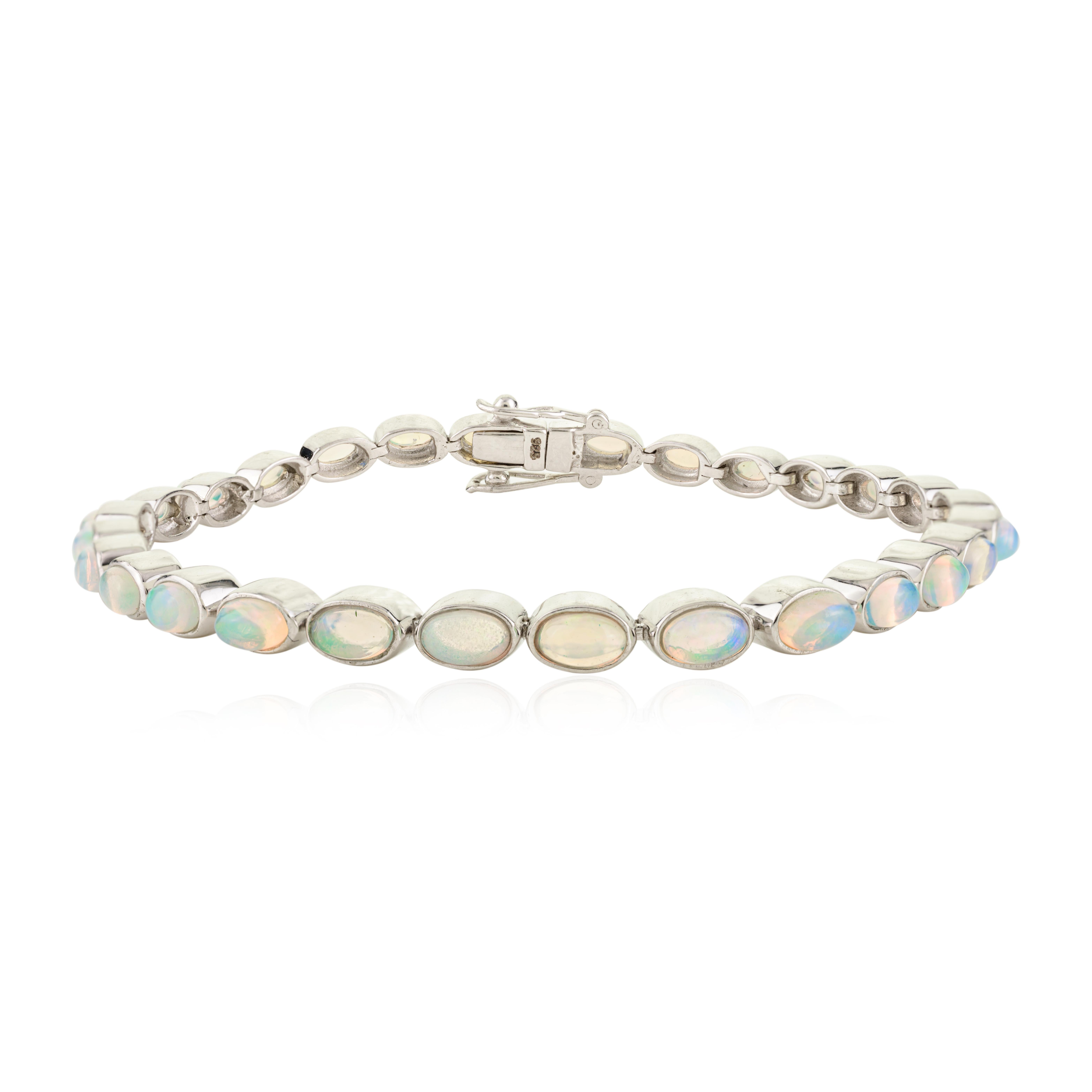 Natural 5.18 ct Oval Cabochon Fire Opal Bracelet Gift for Graduation in Silver For Sale 1