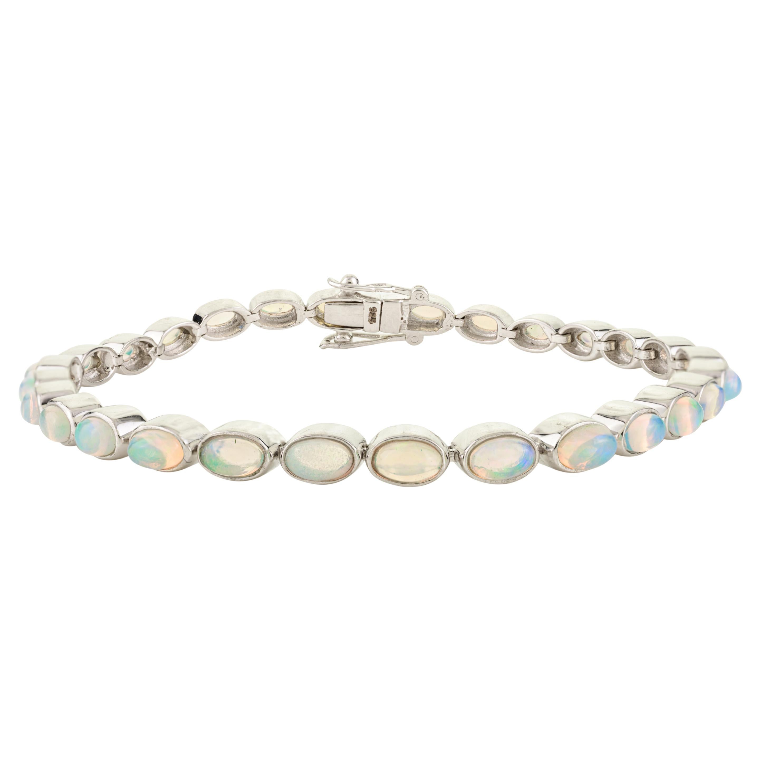 Natural 5.18 ct Oval Cabochon Fire Opal Bracelet Gift for Graduation in Silver For Sale
