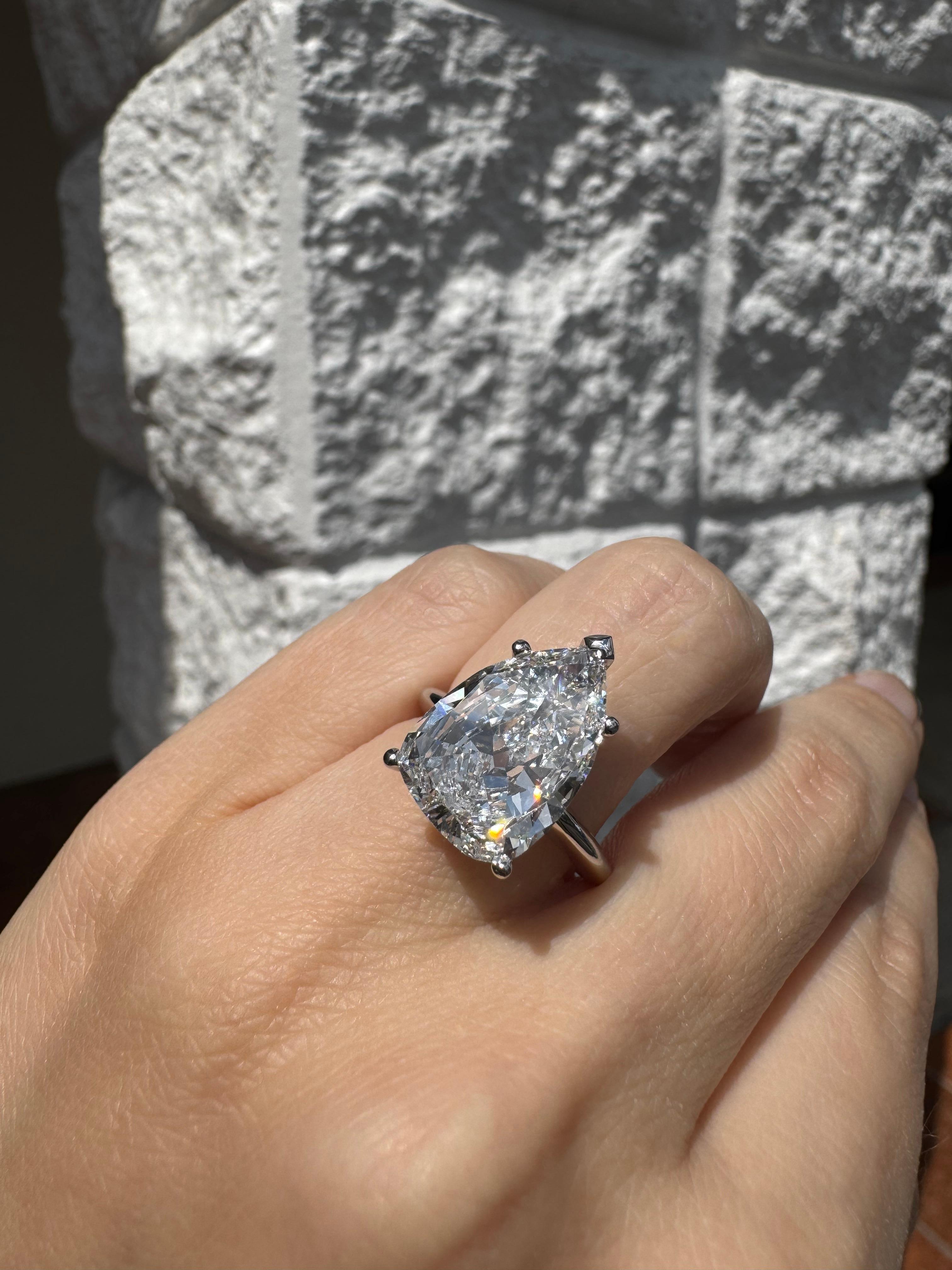 Natural 5.19 Carat Pear-Shape Diamond 14-Karat Engagement Ring In Stock For Sale 5