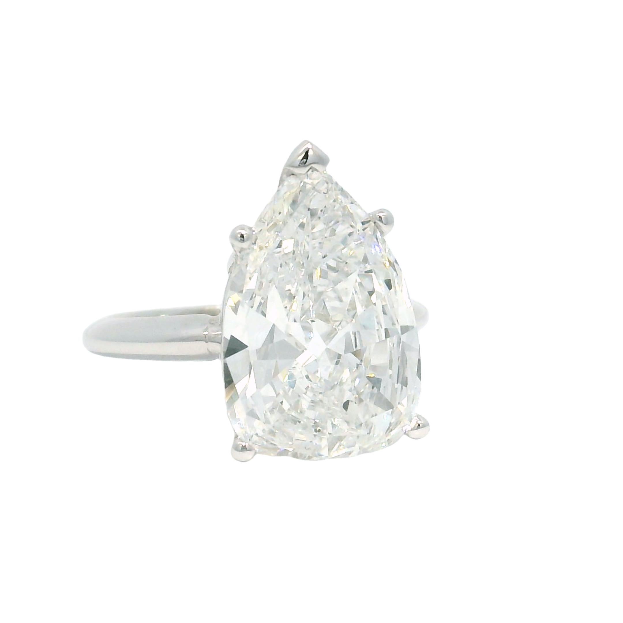Natural 5.19 Carat Pear-Shape Diamond 14-Karat Engagement Ring In Stock In Excellent Condition For Sale In Boca Raton, FL