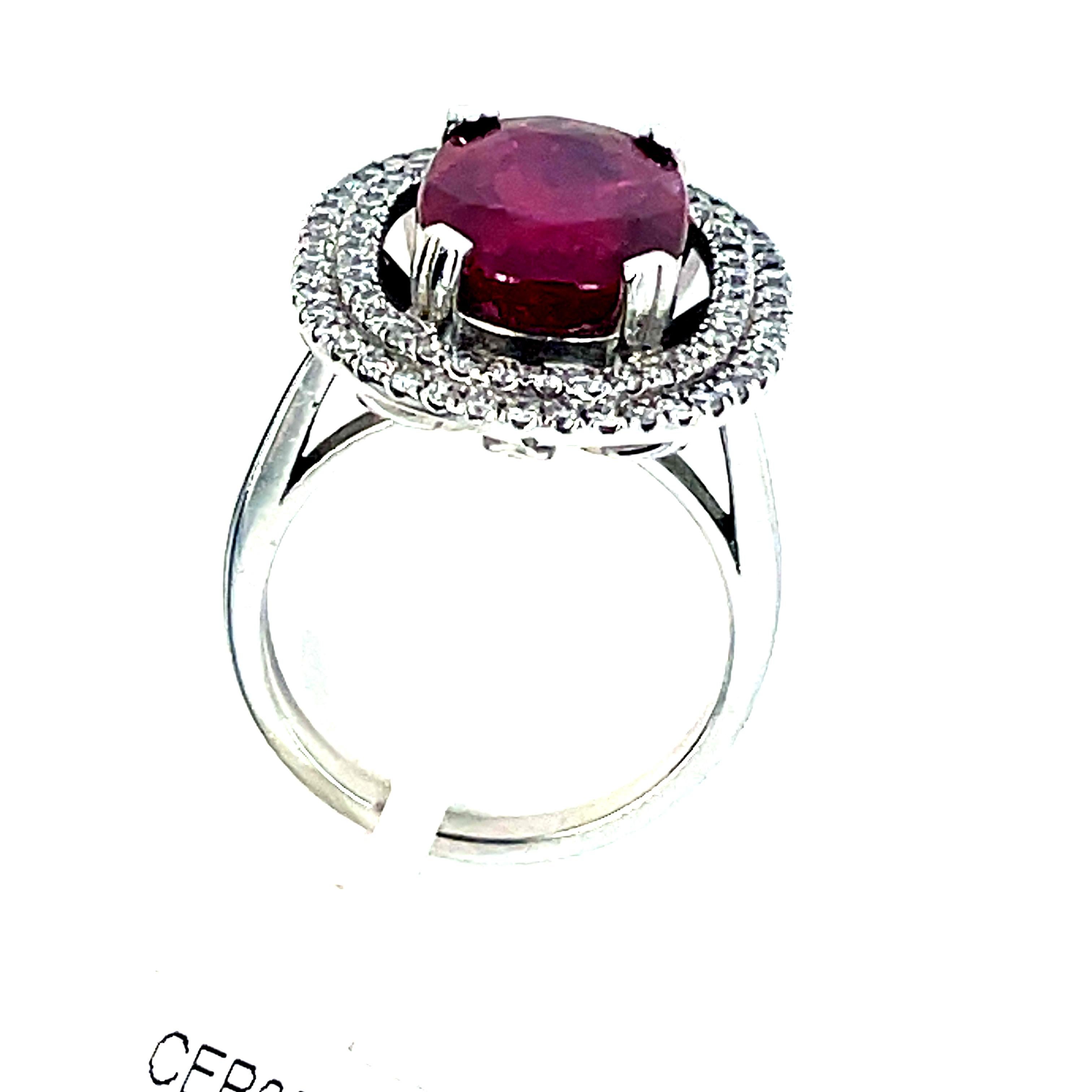Anillo Halo de Rubí Natural de 5,20 Quilates y Diamantes en Platino en venta 1
