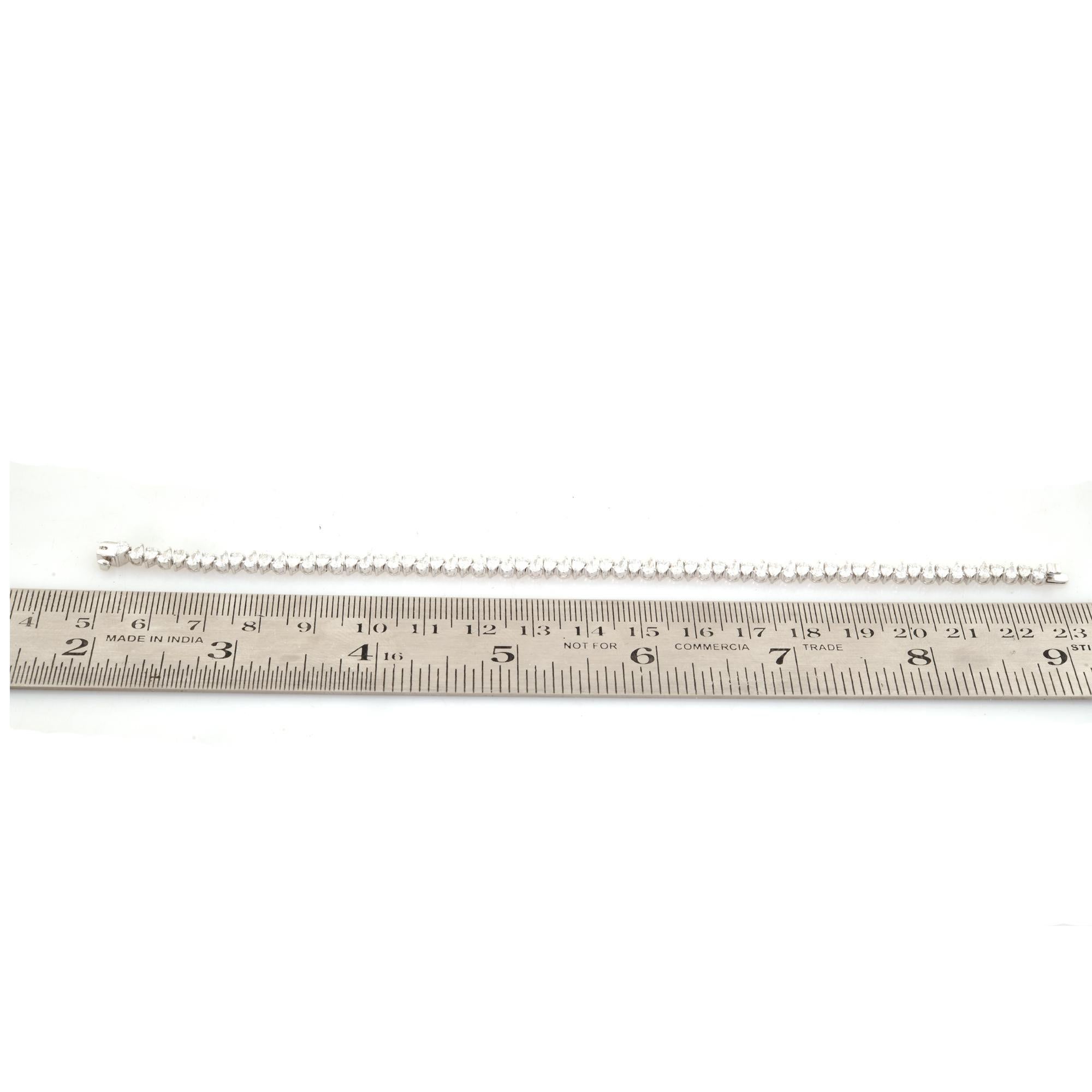 Natural 5.30 Carat Pear Shape Diamond Bracelet 14 Karat White Gold Fine Jewelry In New Condition For Sale In Diera, Dubai