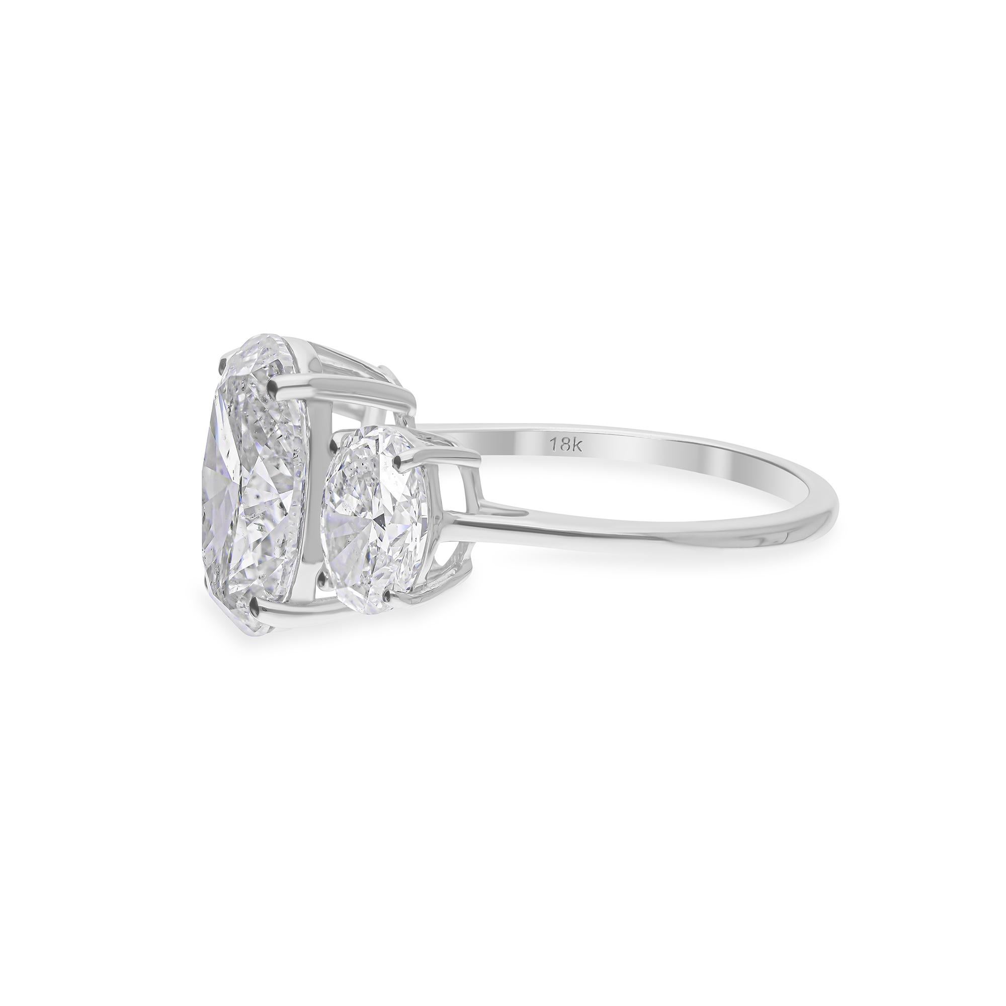 Modern Natural 5.33 Carat Three Oval Shape Diamond Ring 18 Karat White Gold Jewelry For Sale
